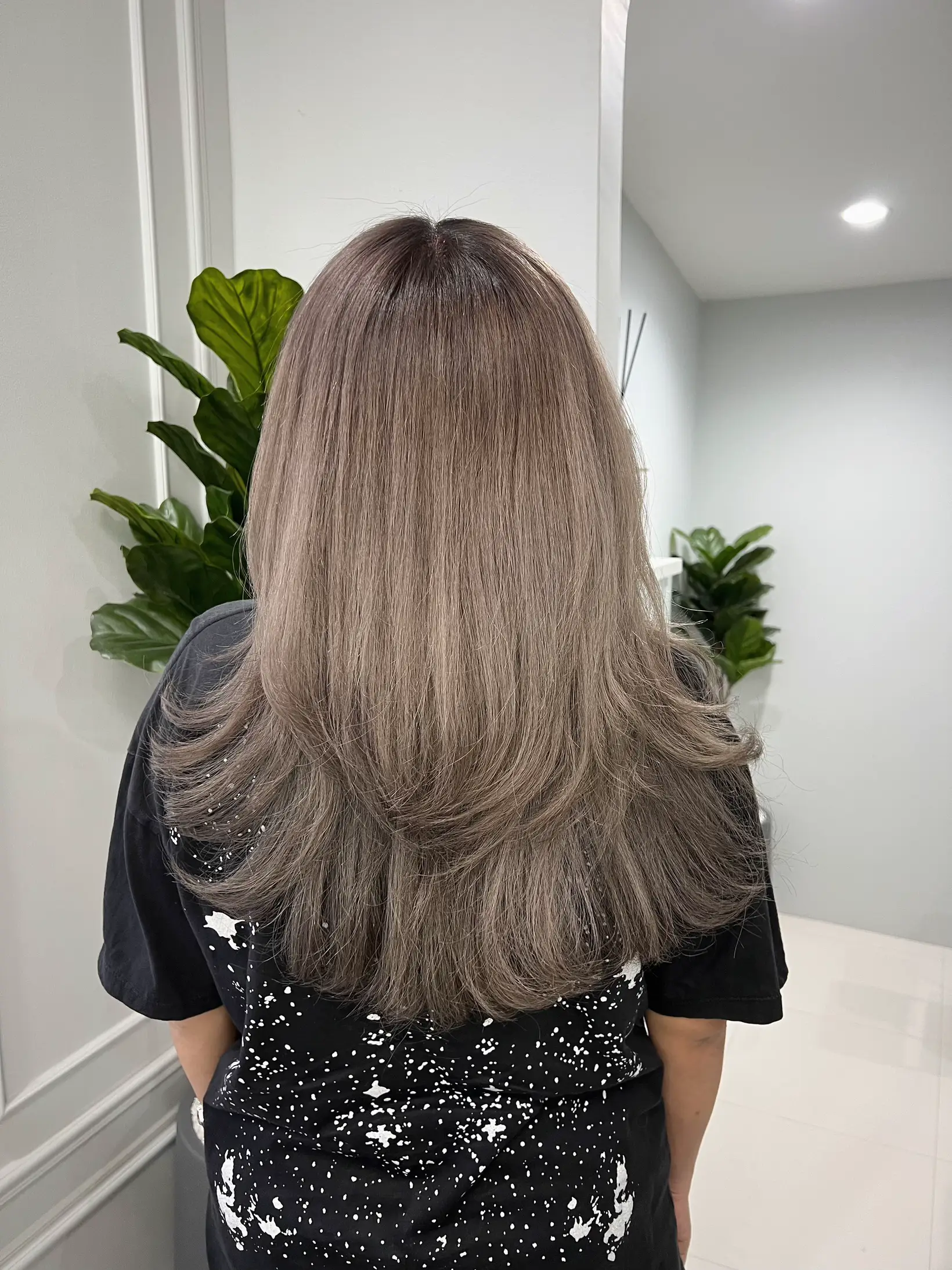 アッシュブロンドブラウン（アッシュブロンドブラウン）📍マムアッシュトーンヘアカラー✨ | WORK SALONが投稿したフォトブック | Lemon8