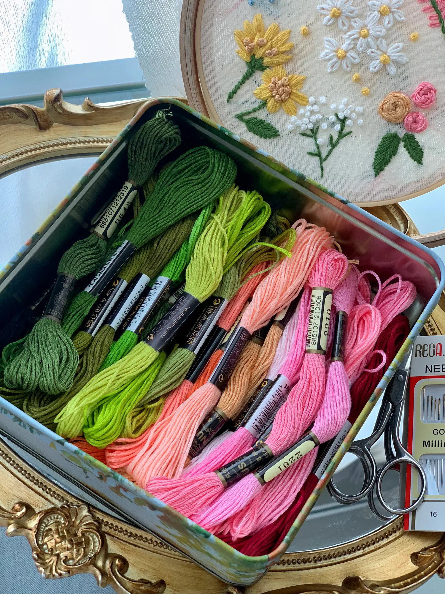 My Embroidery Box    Open Embroidery Accessories Box