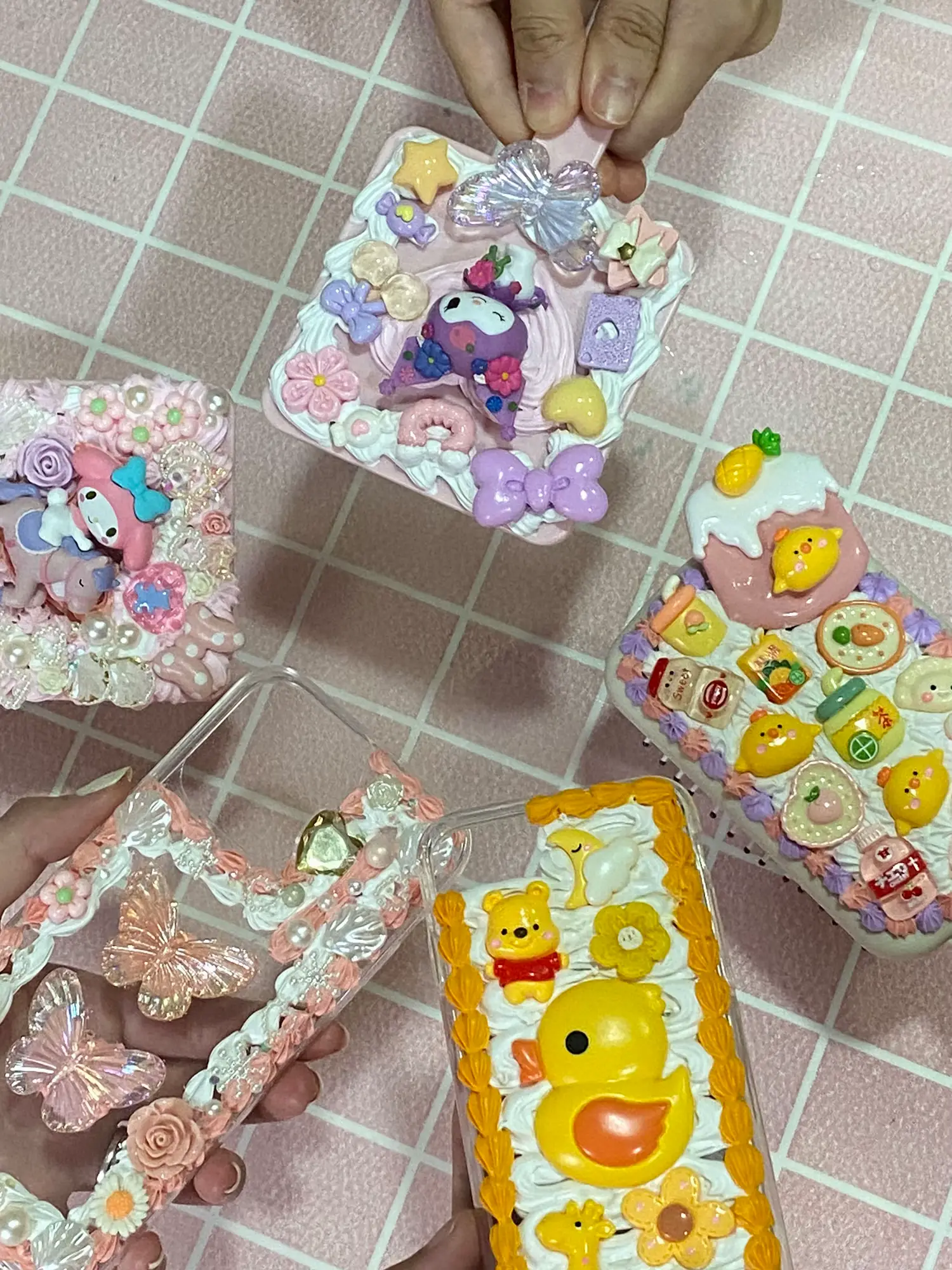 I made DIY sanrio mirrors and phone cases here!!💖