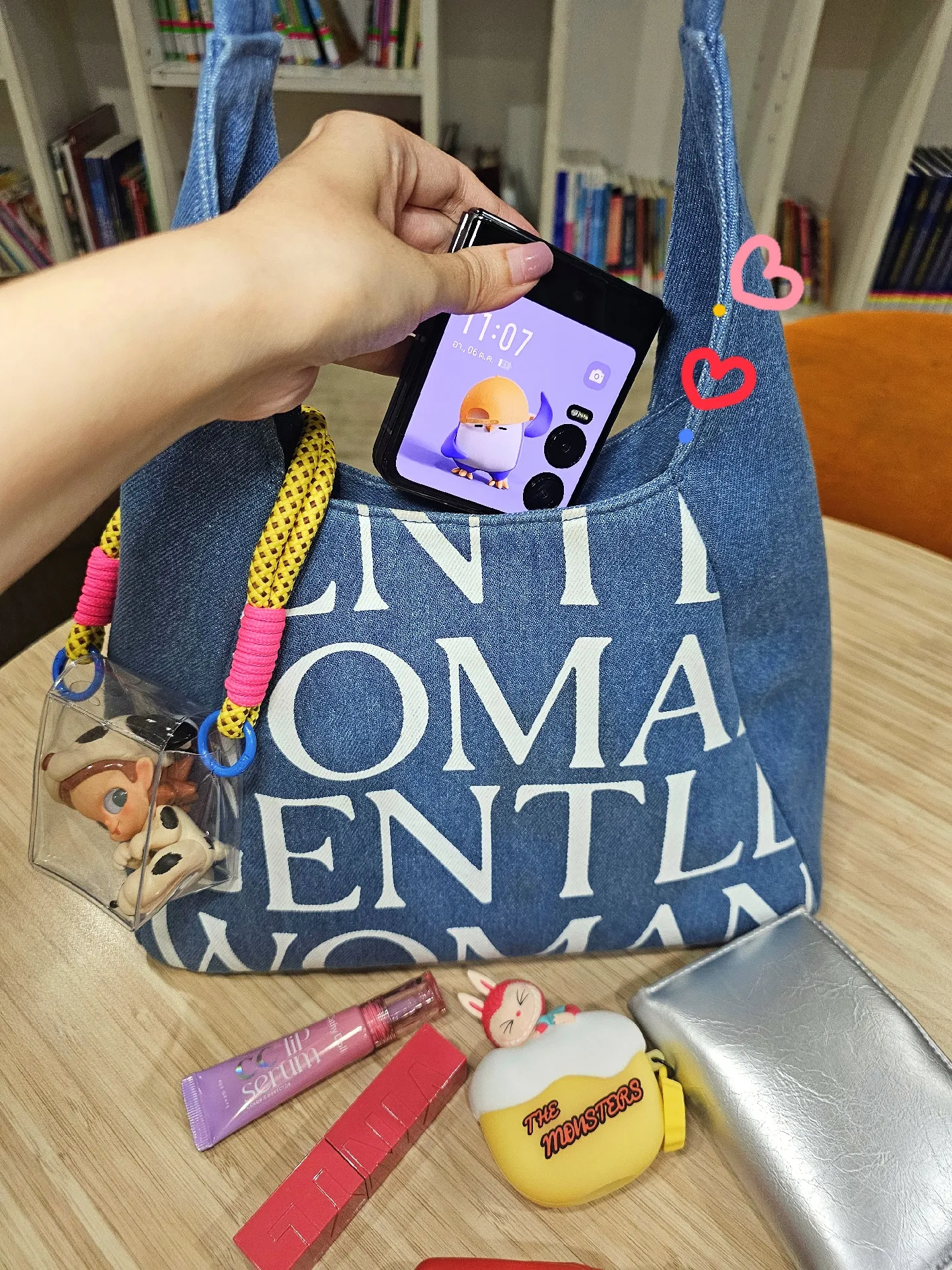 What's in my bag ? ฉบับสาวออฟฟิศ แกลเลอรีที่โพสต์โดย Araya D Lemon8