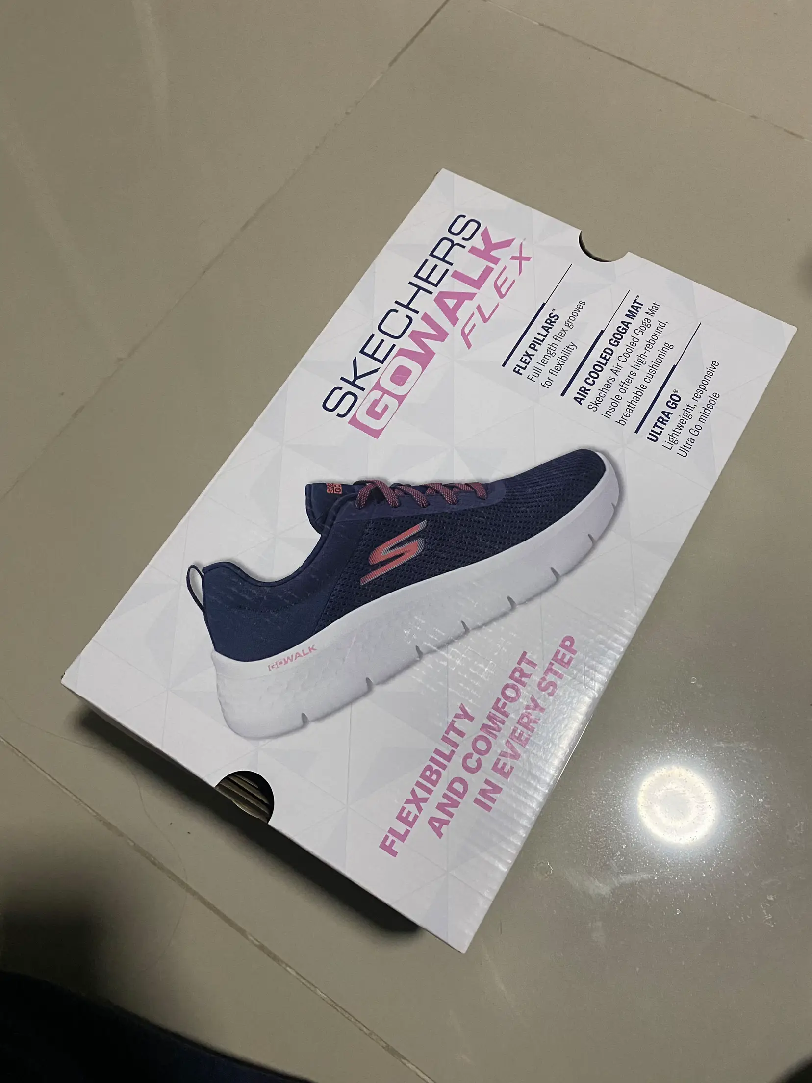 Skechers go walk top 4 box