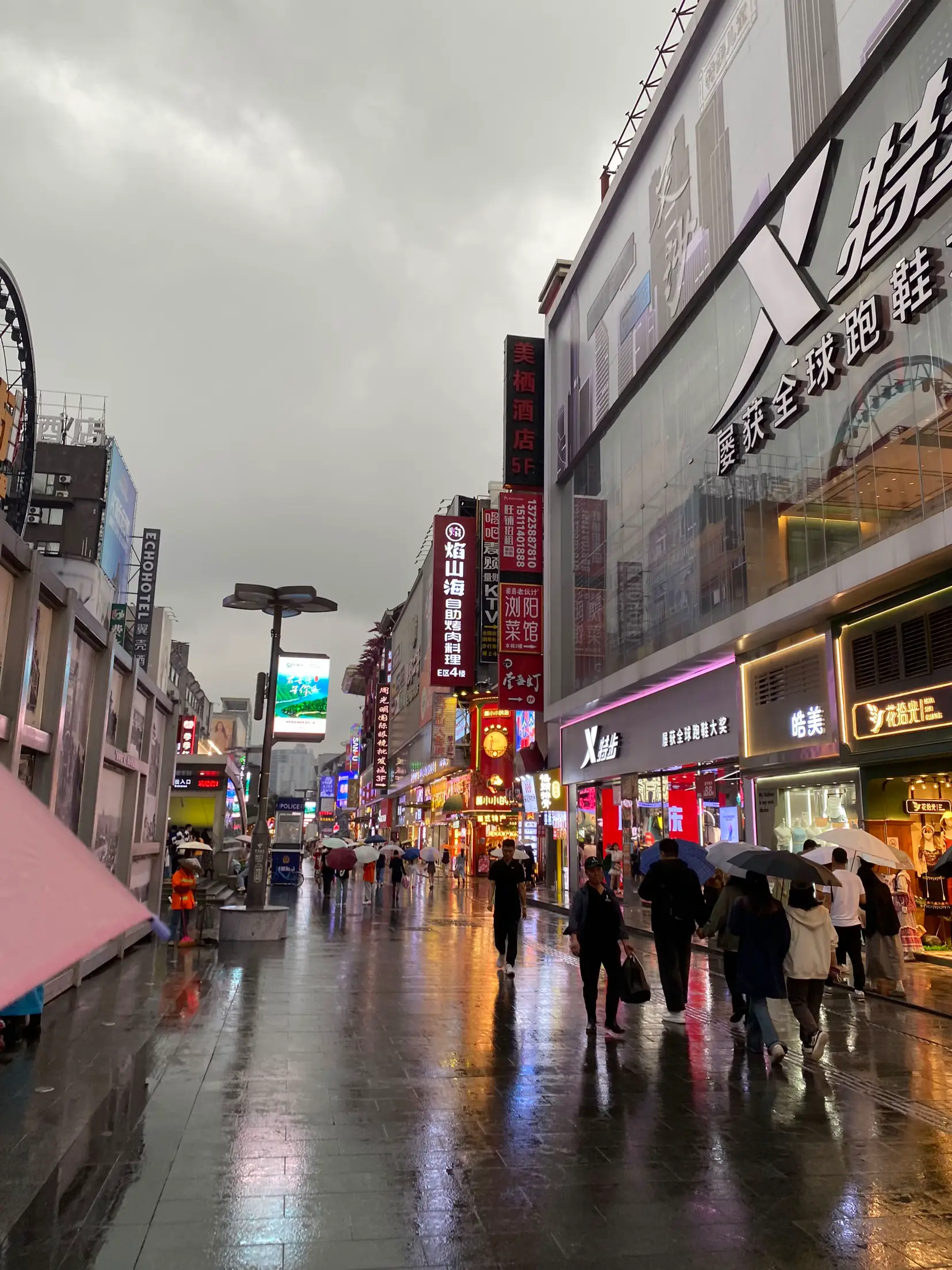 Walking street in Changsha ( ถนนคนเดิน หวงซิงลู่ ) | แกลเลอรีที่โพสต์ ...