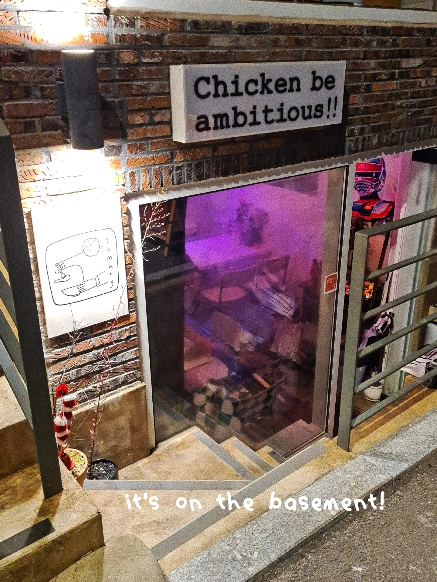 🇰🇷 you HAVE TO try this fried chicken in Hongdae!!'s images(6)