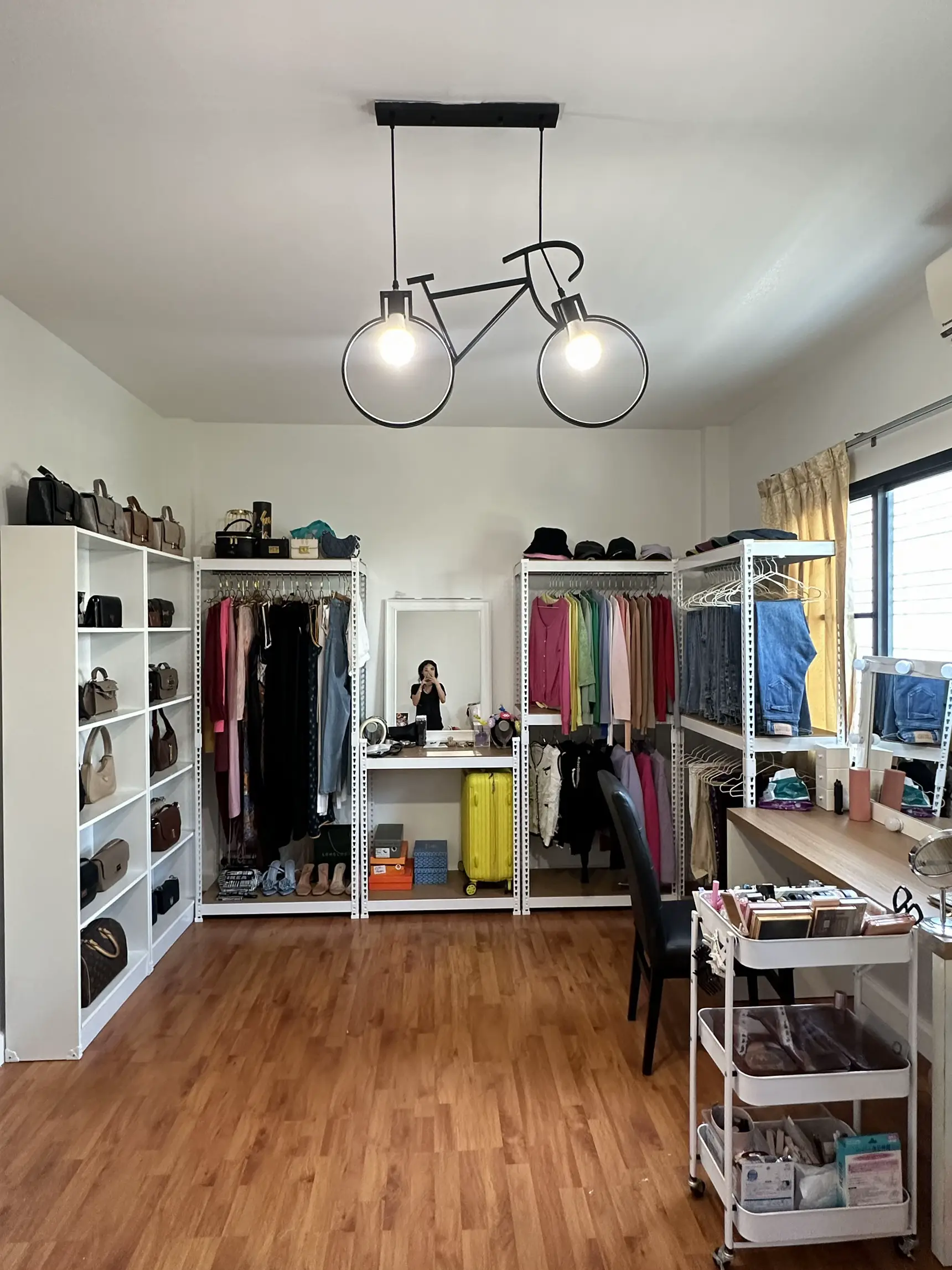 ทำ Walk in closet ง่ายๆ ในงบหลักพัน | แกลเลอรีที่โพสต์โดย Mintkapong ...