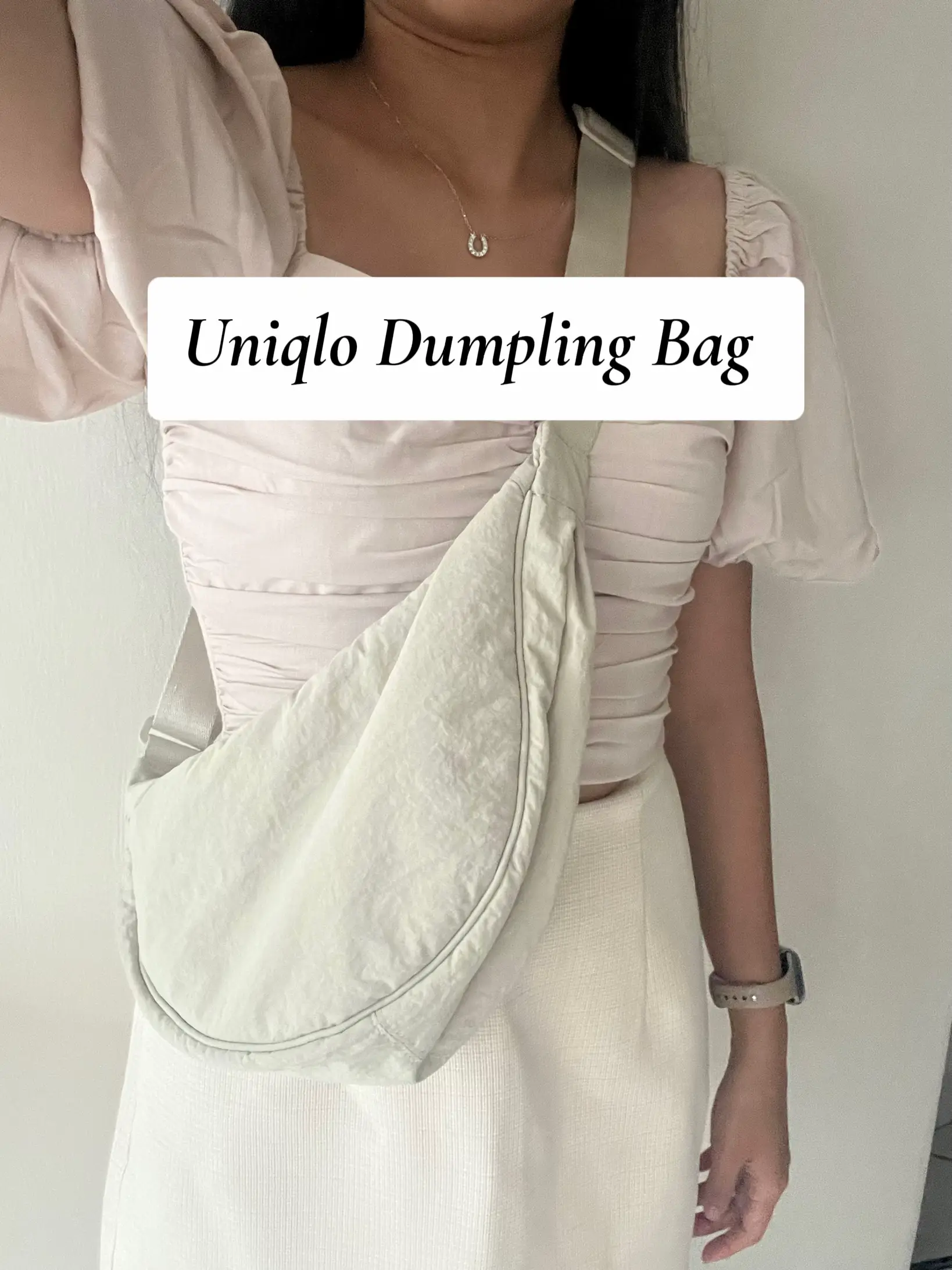 What's in my Bag  Uniqlo Round Mini Shoulder Bag aka Dumpling Bag 