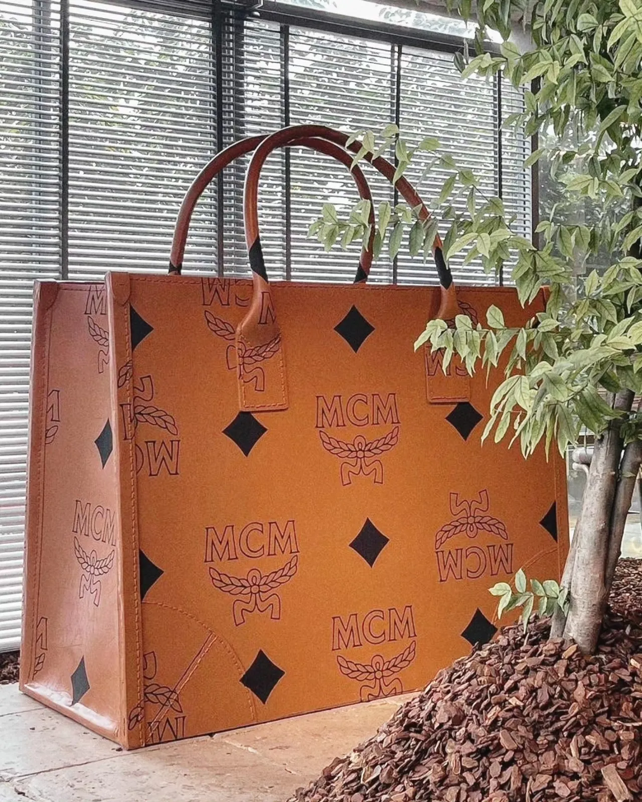 Mcm paper bag hot sale