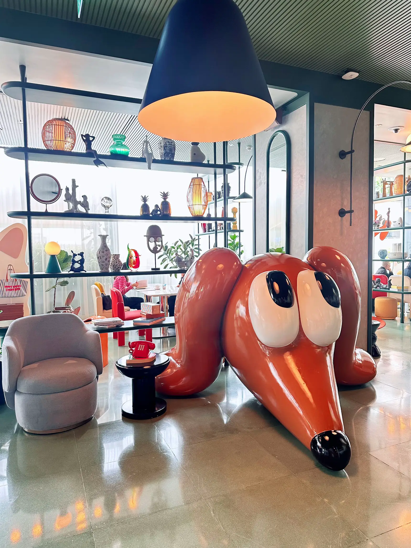 คาเฟ่น้องหมาดัชชุนสุดคิ้ว CHATO STUDIO X NEWYEAR ☕️🐶🥤 | แกลเลอรีที่ ...