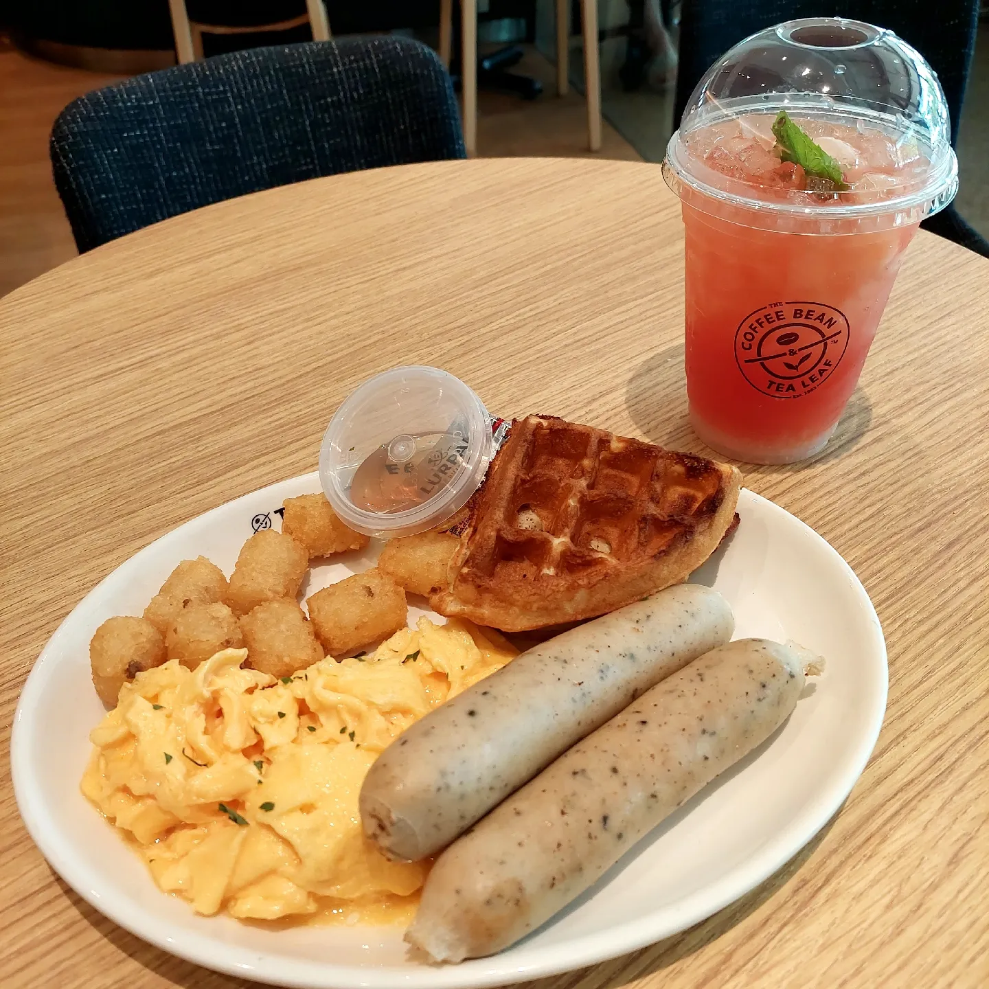 IS THE COFFEE BEAN & TEA LEAF BREAKFAST GOOD? Gallery posted by