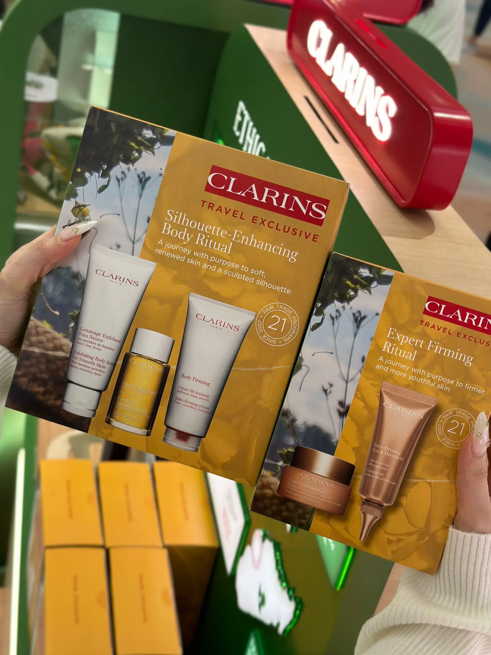 Clarins: Experience Silhouette Perfection!