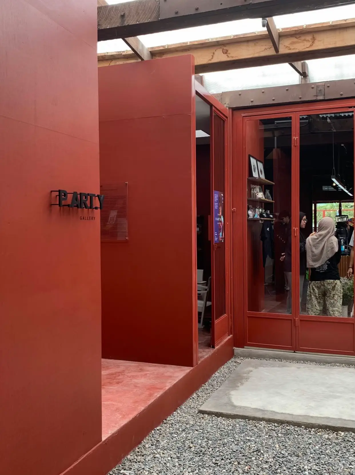 P.ART.Y GALLERY AND STUDIO ร้านกาแฟของคนรักศิลป์ | แกลเลอรีที่โพสต์โดย ...