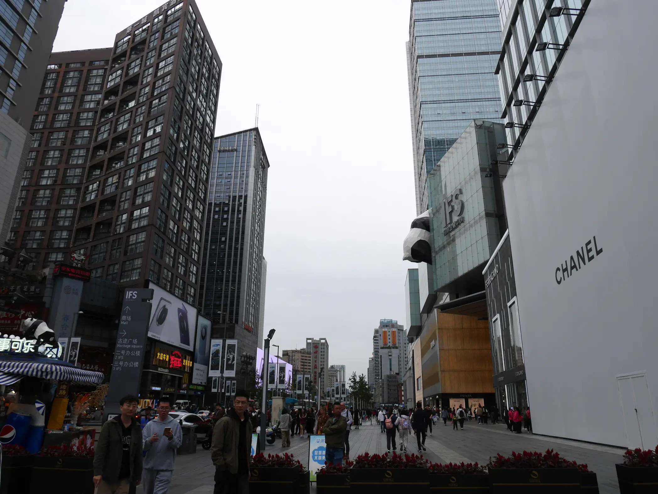 Shopping street @ Chengdu china ep3 | Gallery posted by KOOKKIK.H | Lemon8