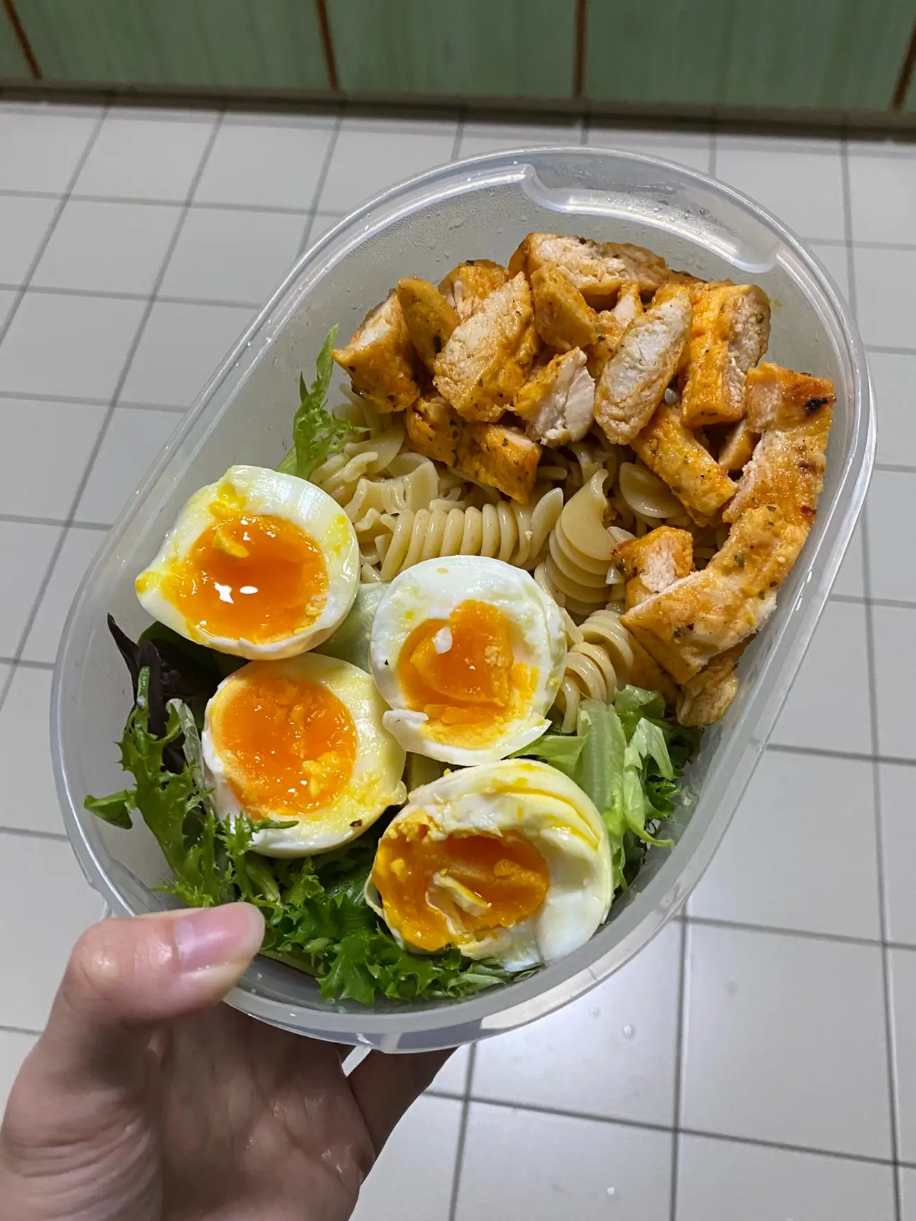 Easy salad meal prep for lazy hot girls 🍱's images(0)