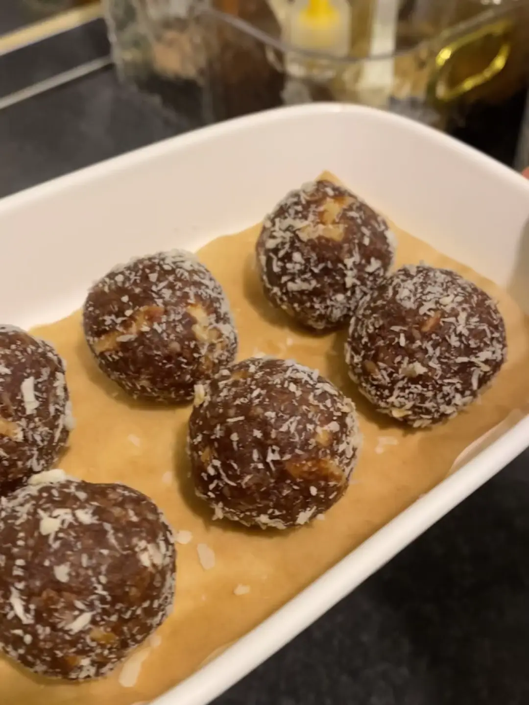 5 Ingredient Peanut Butter Energy Bites (VIDEO) - Chef Savvy