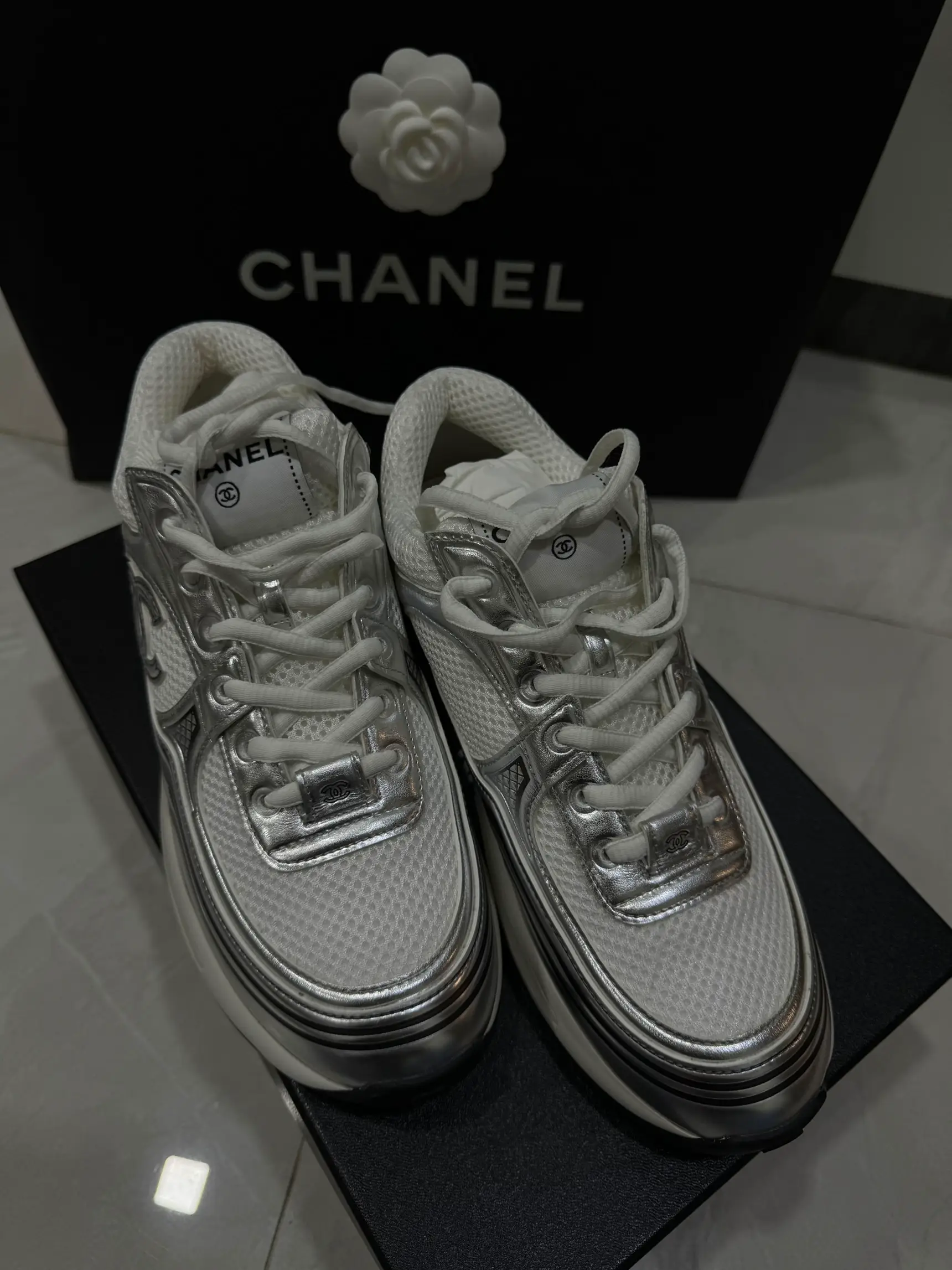 White and silver chanel on sale sneakers