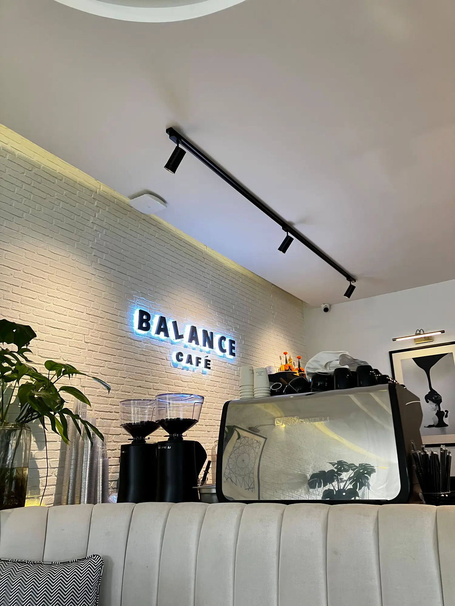 BALANCE CAFE @Pakse Laos, Gallery posted by Nut_Aree New