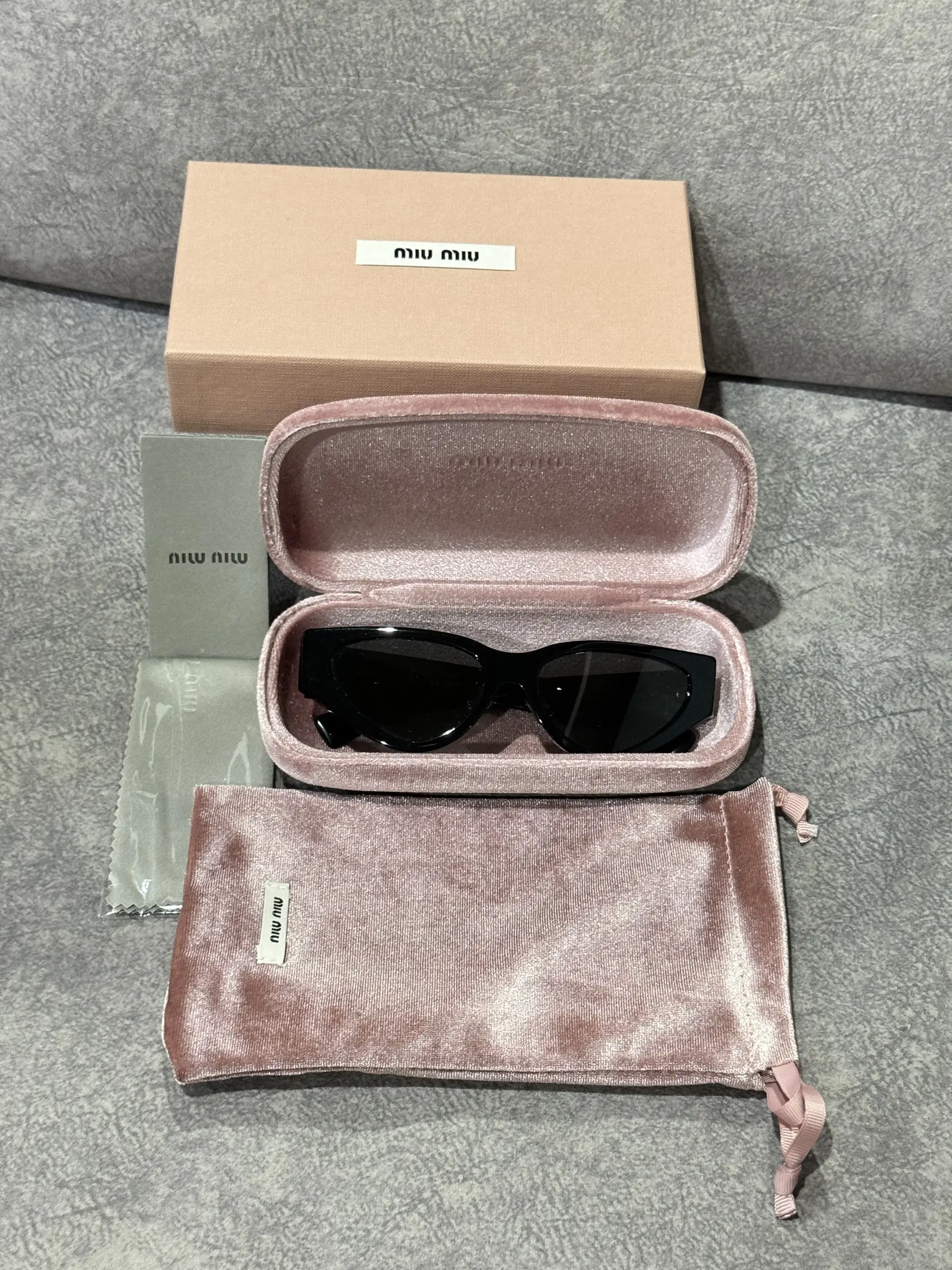 😎🕶️Miu miuのレビュー🕶️😎 | Nunanettshiが投稿したフォトブック | Lemon8