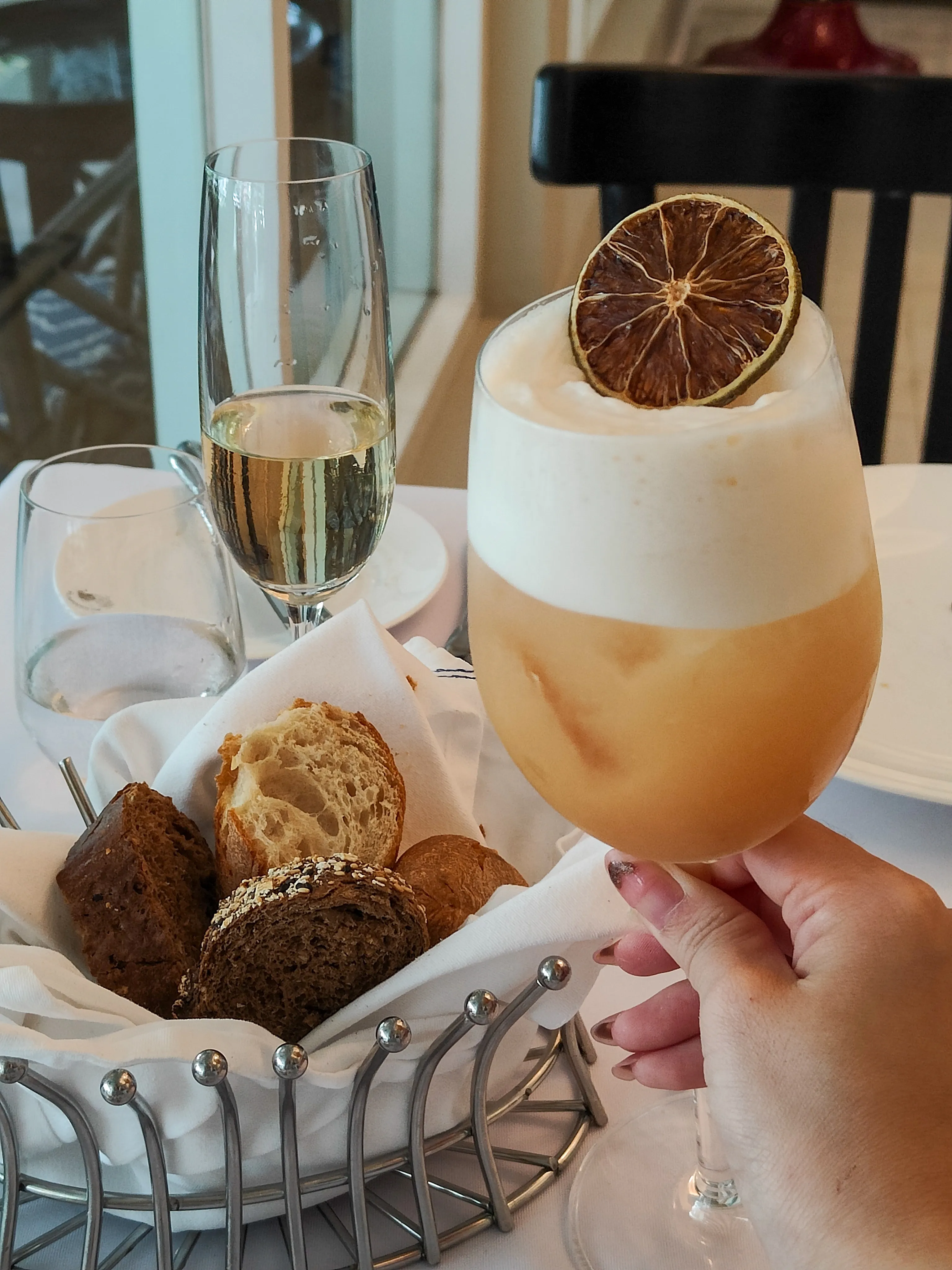 ร้านชื่อ "Brasserie 9 " นะคะ🥰 แกลเลอรีที่โพสต์โดย กินแหลก ไม่อวย Lemon8