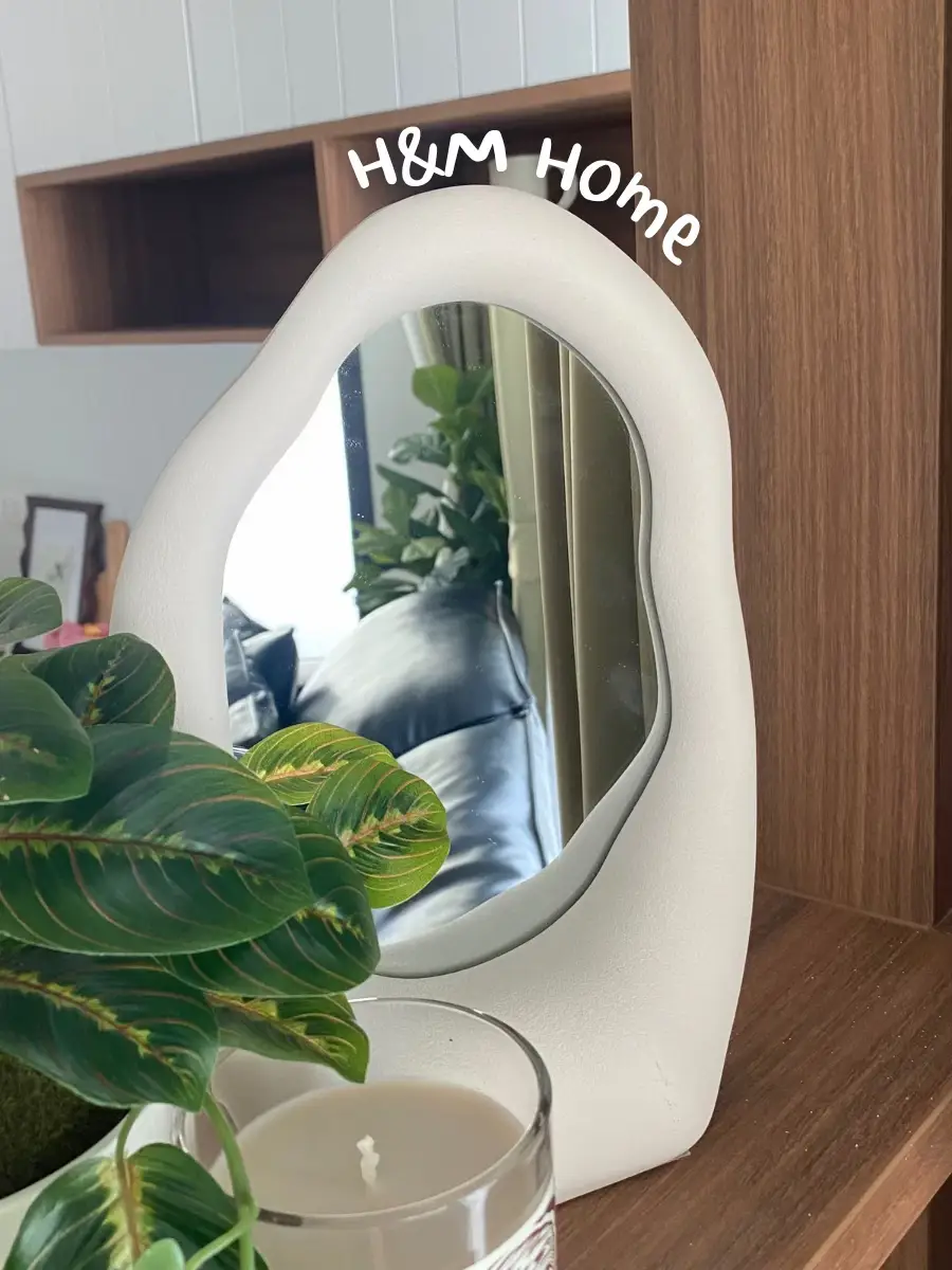 H and 2025 m home mirror