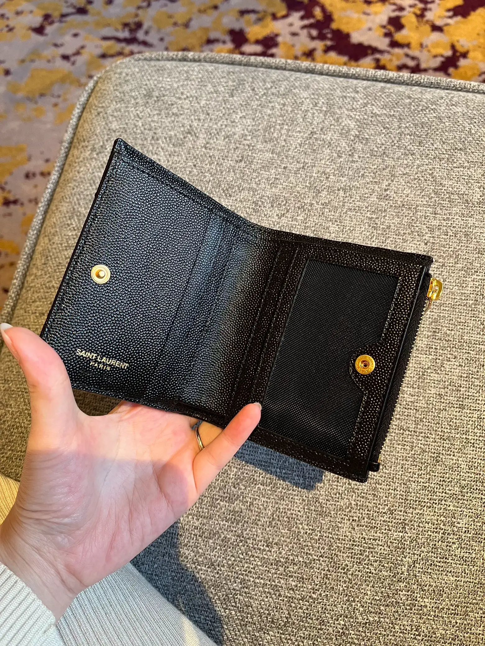 Shopping at King Power How to get a free Ysl bag🥰 ️ Gallery posted by