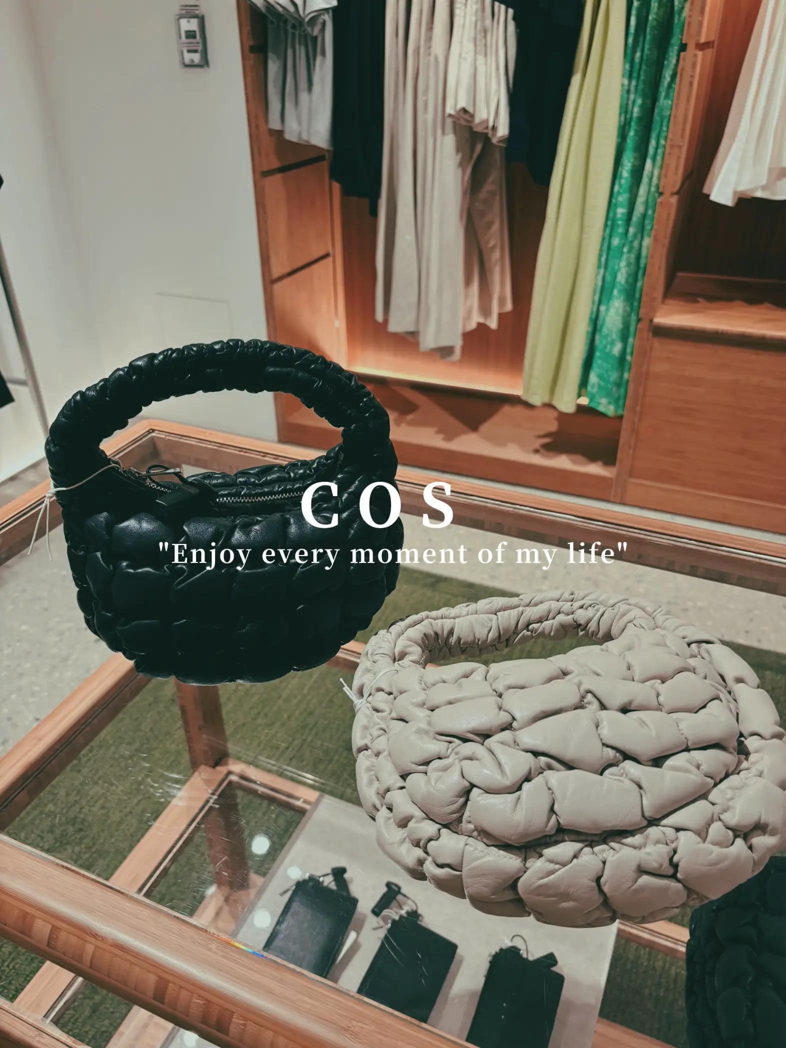 ⭐️พาส่องช็อปใหม่ COS EMQUARTIER🫶🏼 | แกลเลอรีที่โพสต์โดย POND'🍞 | Lemon8