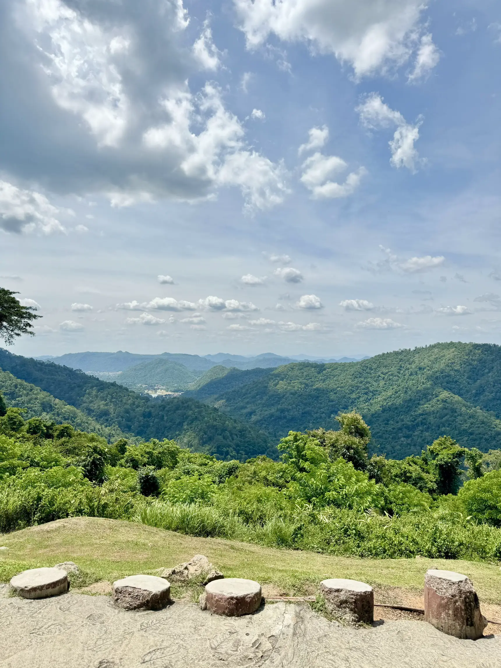 シーニックKm 30-カオヤイ国立公園 ⛰️ | เที่ยวไปกับเอ็กが投稿したフォトブック | Lemon8