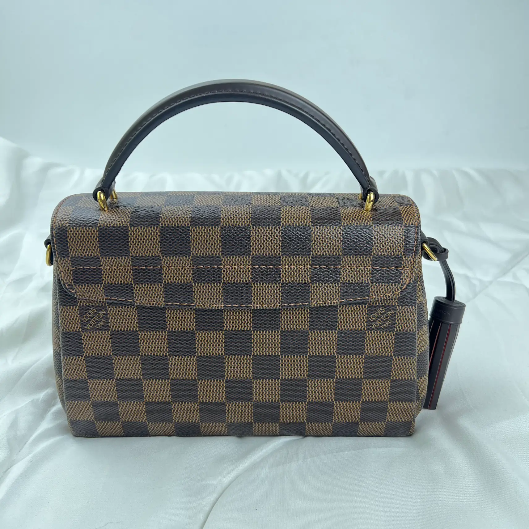 Summer with lv damier azur  Louis vuitton handbags outlet, Casual outfits,  Fashion