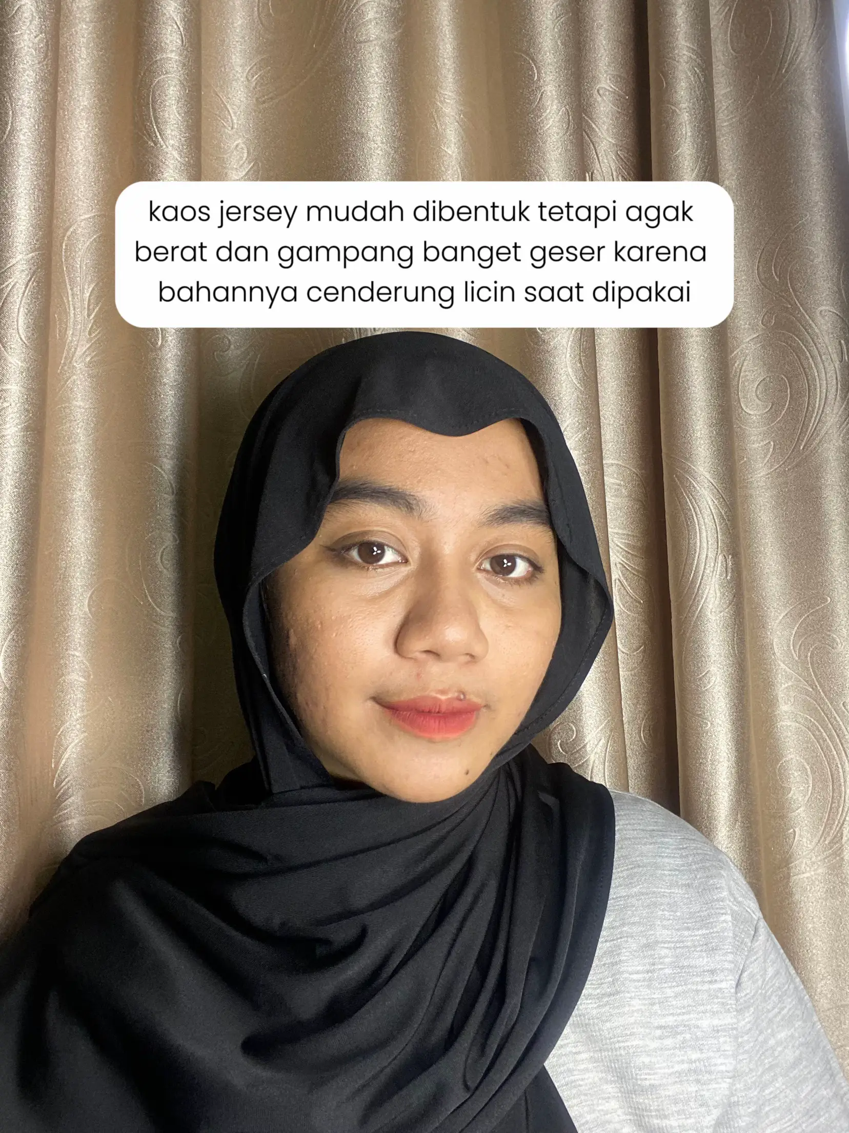 perbedaan pashmina bahan kaos rayon vs jersey🧕🏻 Galeri diposting oleh