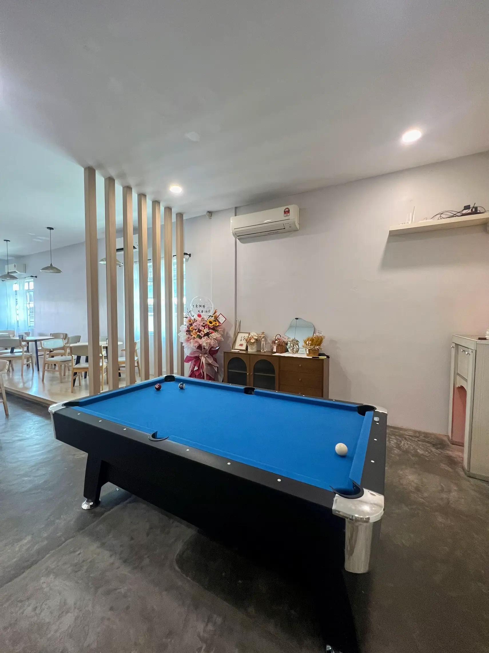 THE POOLROOMS, photos of the game im making🤤 let me know your opinions :  r/poolrooms