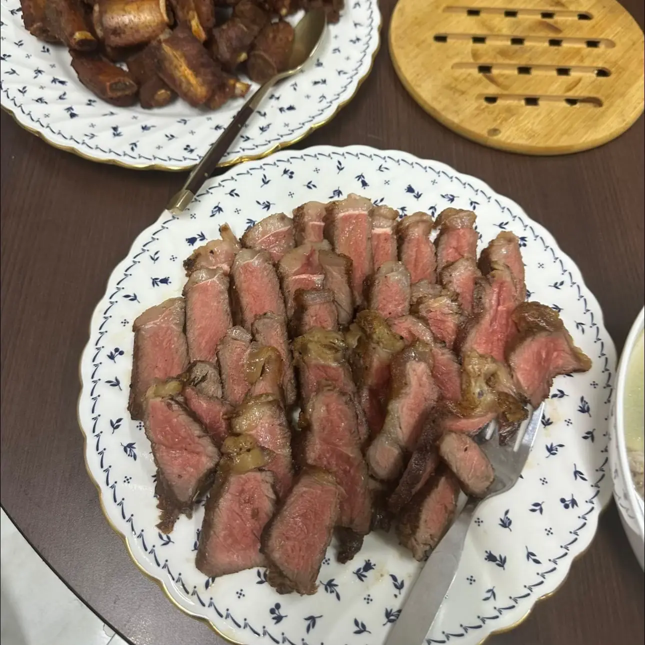 BEST BEEF🥩🧀🍅🧅 | แกลเลอรีที่โพสต์โดย ᴀᴏᴇᴀᴇʏ | Lemon8