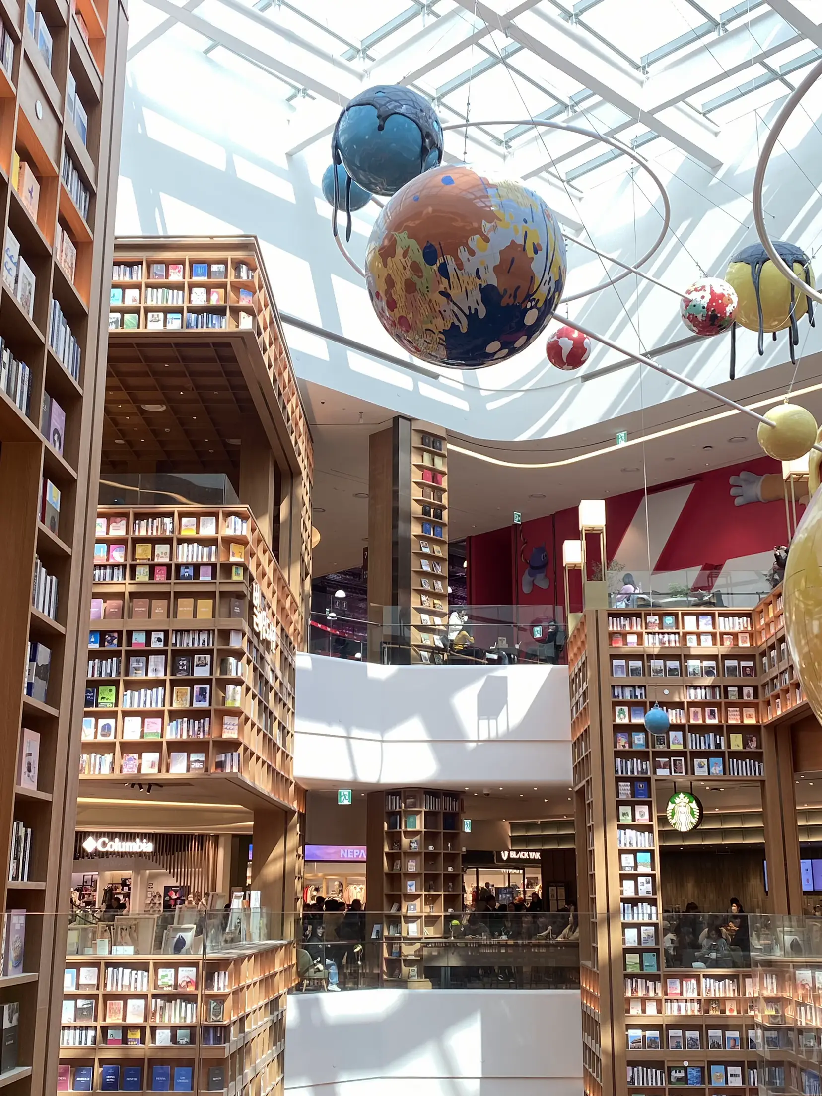 ห้องสมุดแห่งใหม่ในเกาหลี Starfield library Suwon | แกลเลอรีที่โพสต์โดย ...