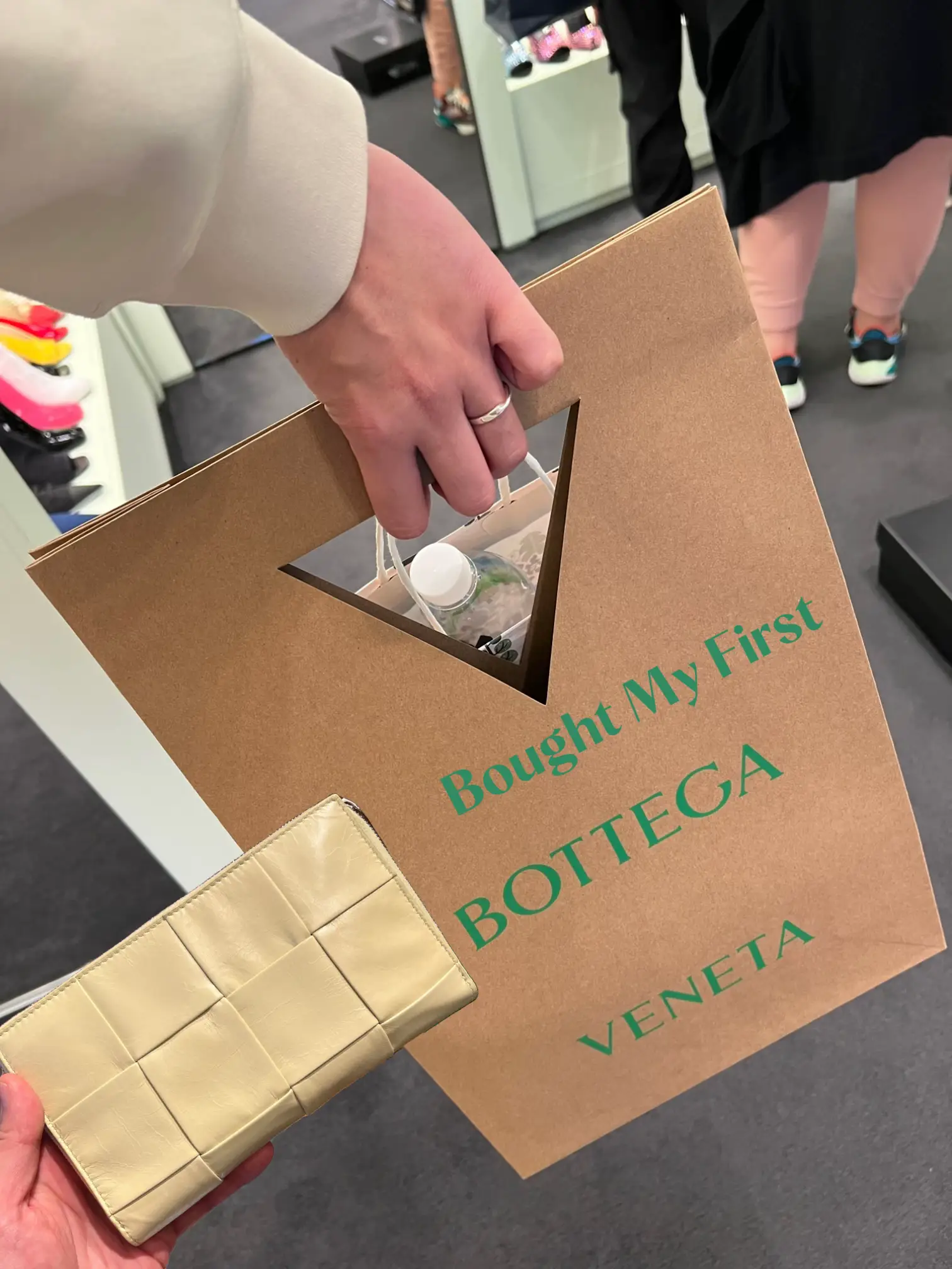 bottega veneta wallet outlet