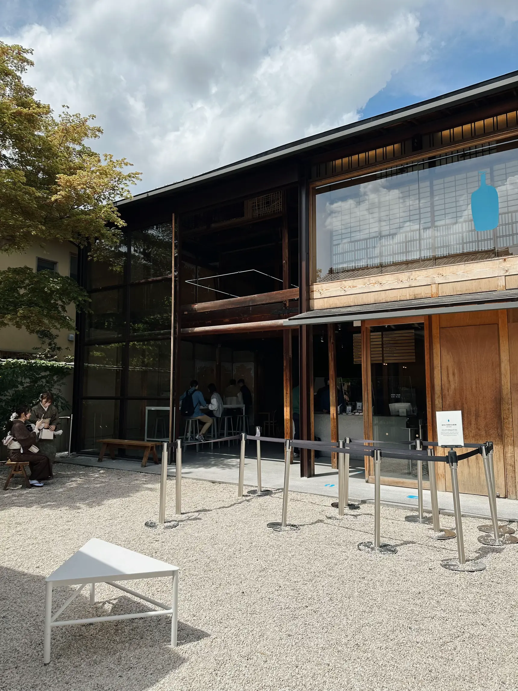 Grand Opening! Blue Bottle Coffee enters Kyoto in eye-catching