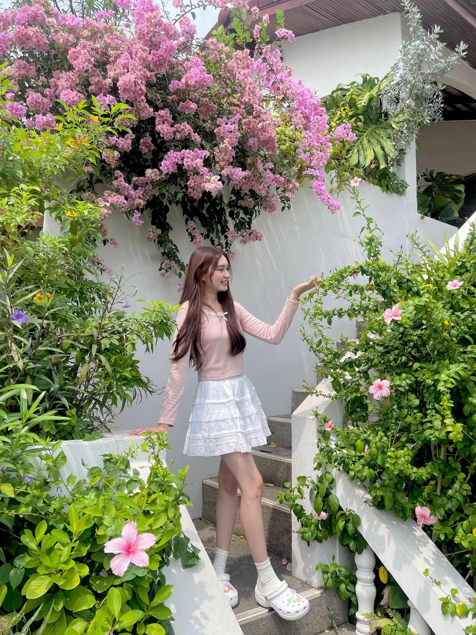 SUMMER RAIN CAFE 🏠🌷 - คาเฟ่บันไดดอกไม้ | แกลเลอรีที่โพสต์โดย มออ🪿 | Lemon8