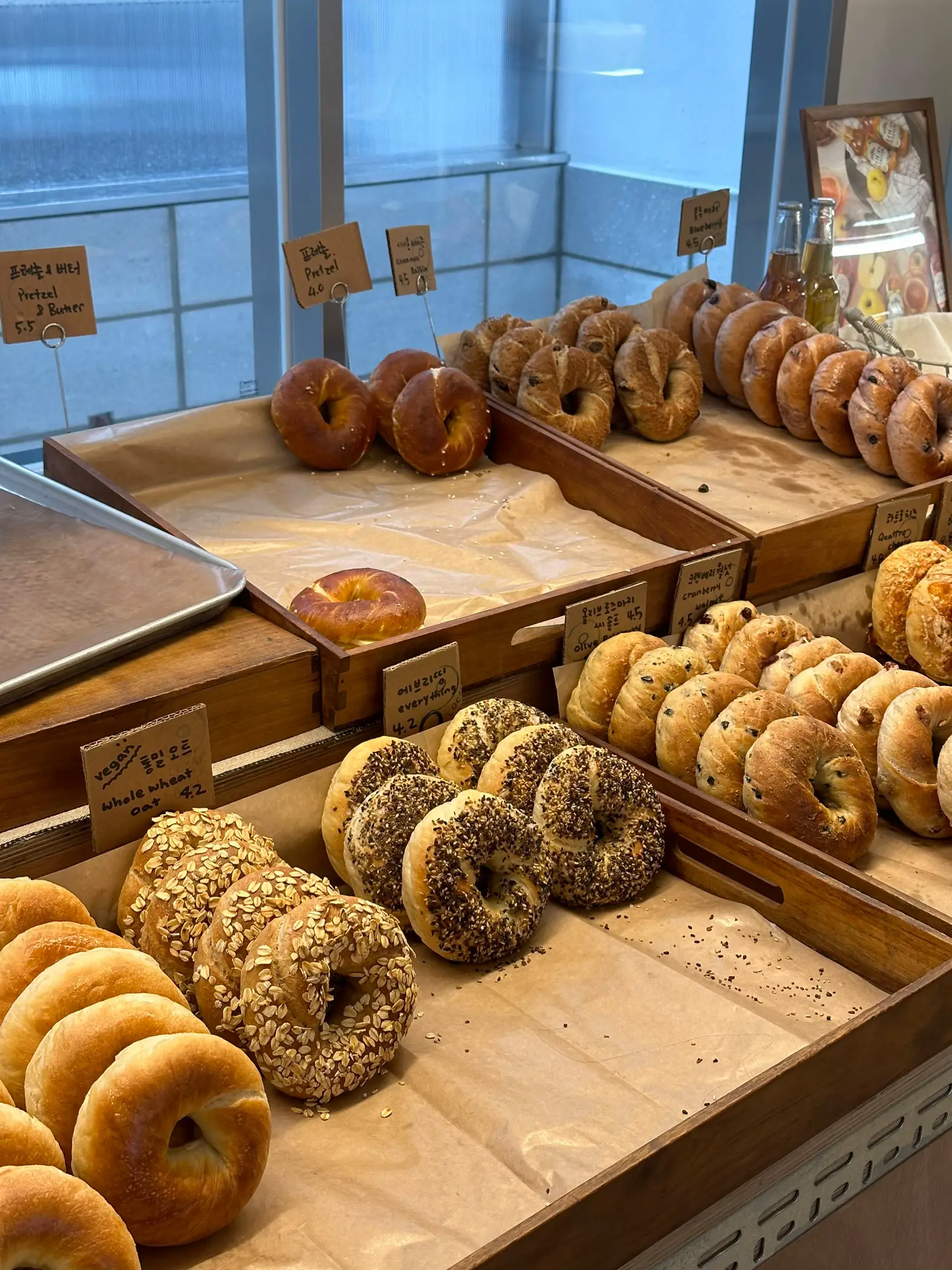 Cafe in Seoul รีวิว Local Villa Bagel 🥯 แกลเลอรีที่โพสต์โดย Theworldisoutth Lemon8