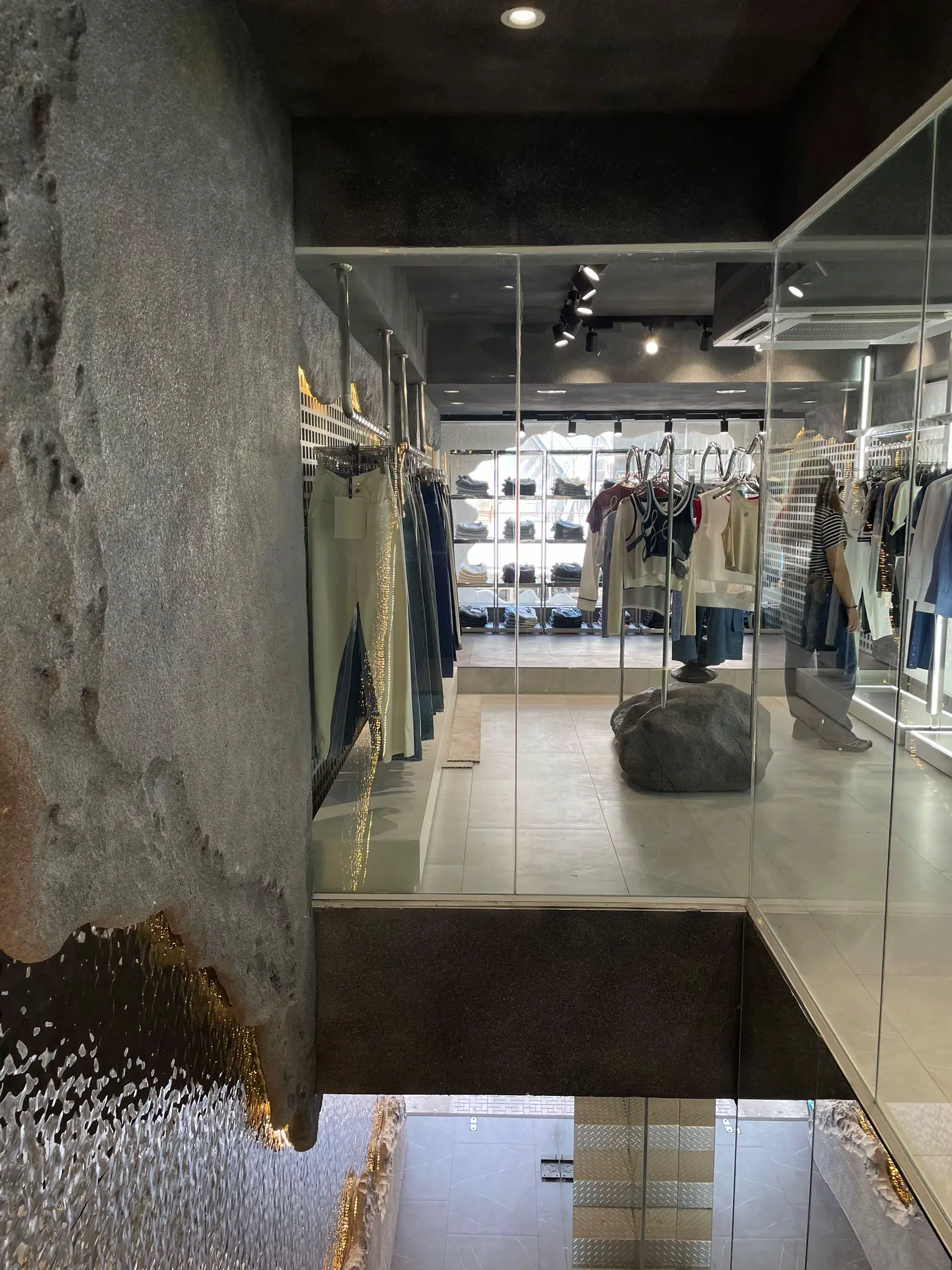 Merge เค้ามี flagship store แล้วนะ สยาม ซอย2! | แกลเลอรีที่โพสต์โดย ...