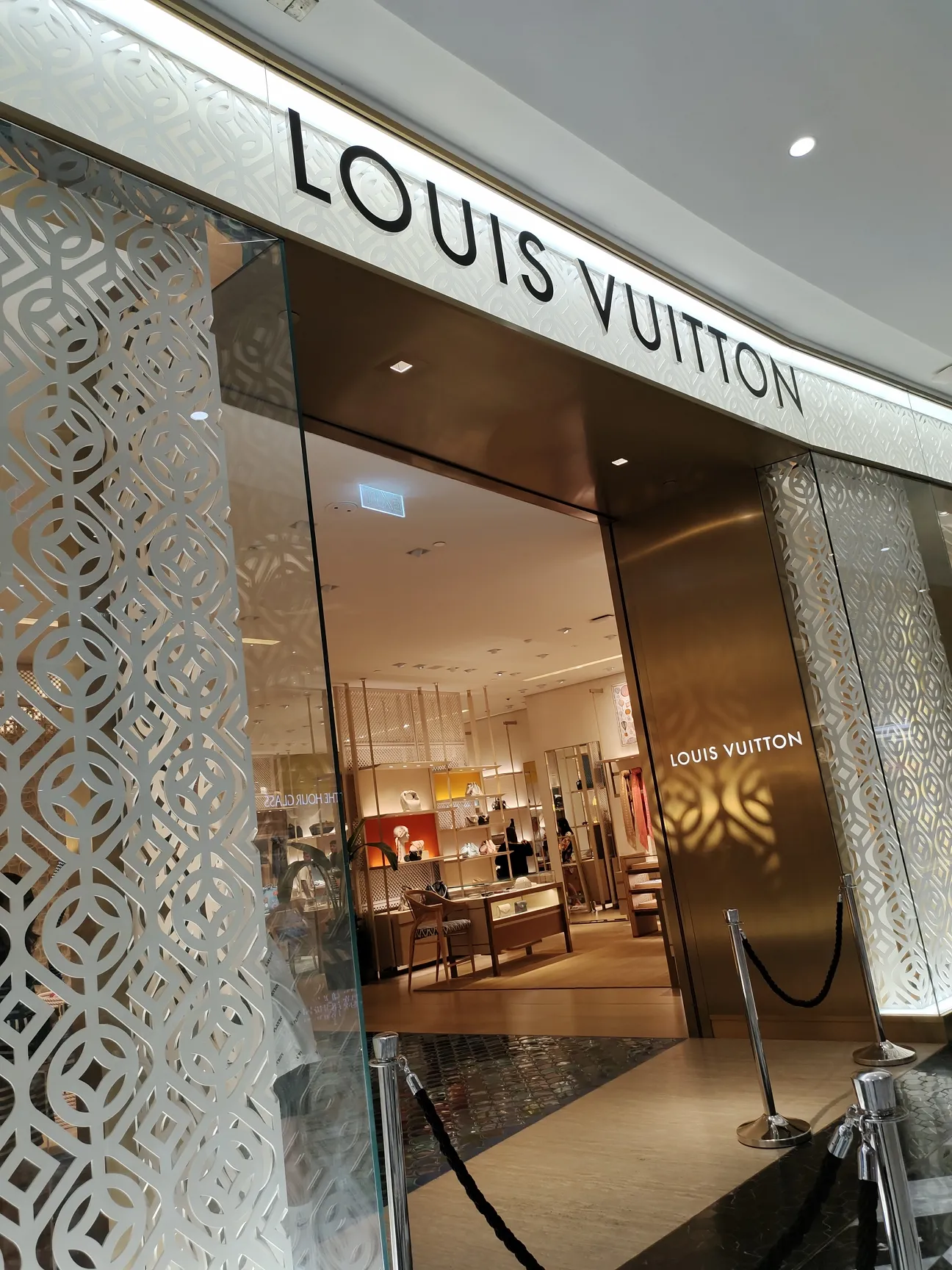 รีวิว Louis Vuitton Phuket., Gallery posted by Princess View