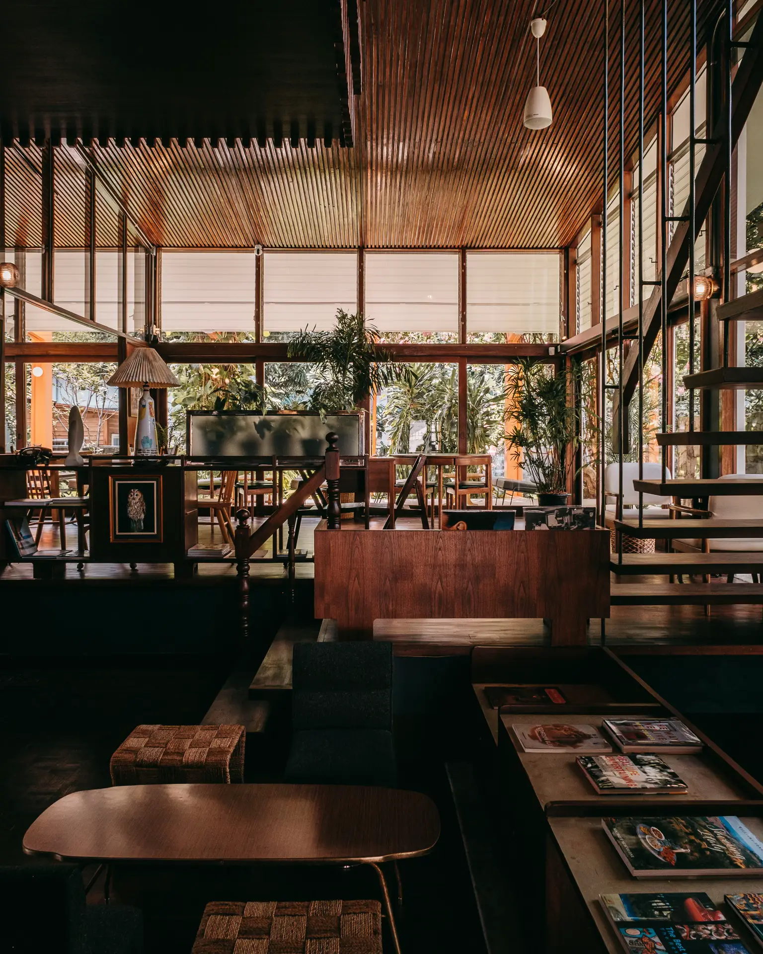 161 Cafeteria and Crypt Cafe Restaurant Bar Ekmai 10 | Gallery posted ...