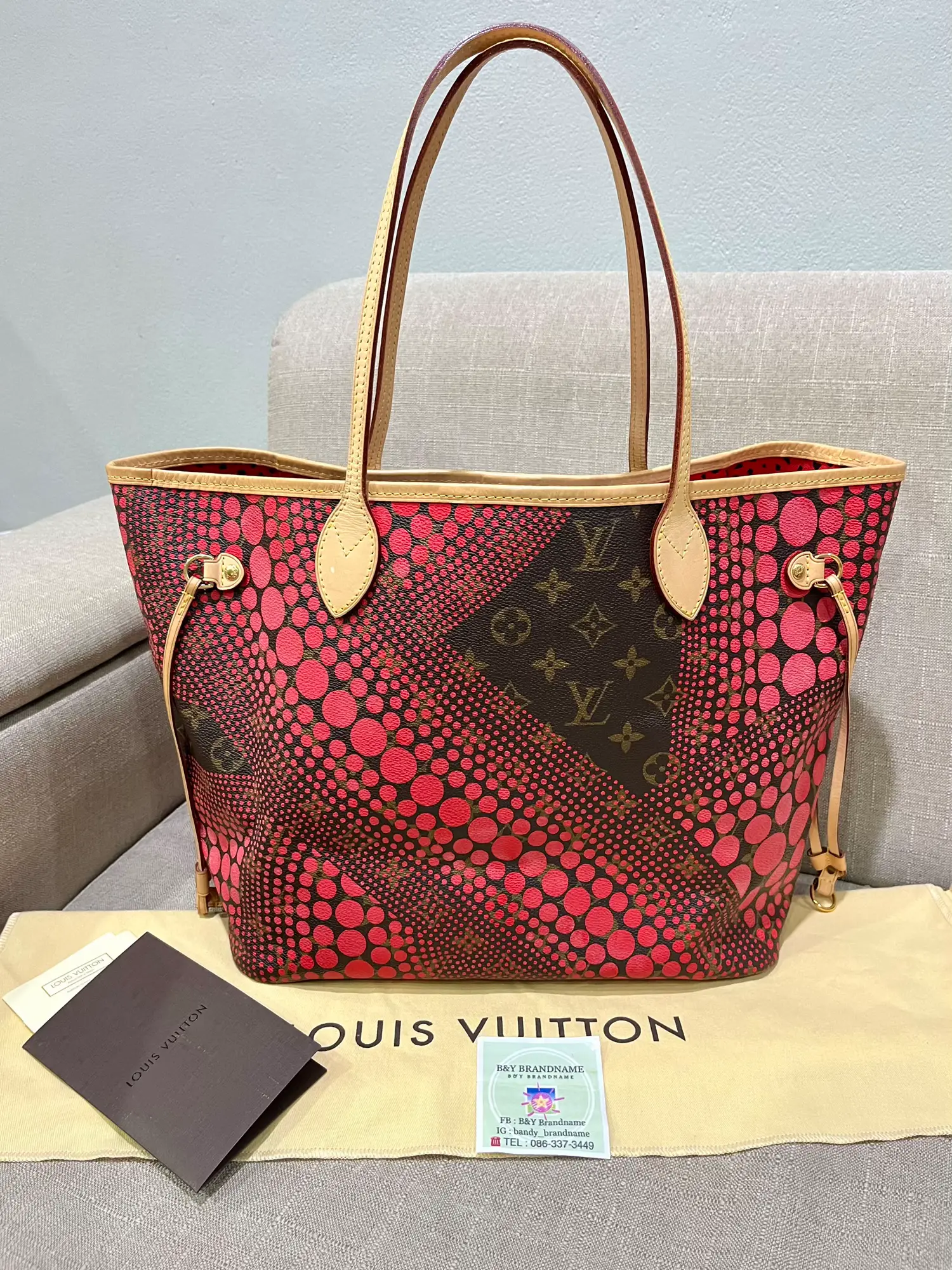 Lv on sale kusama neverfull