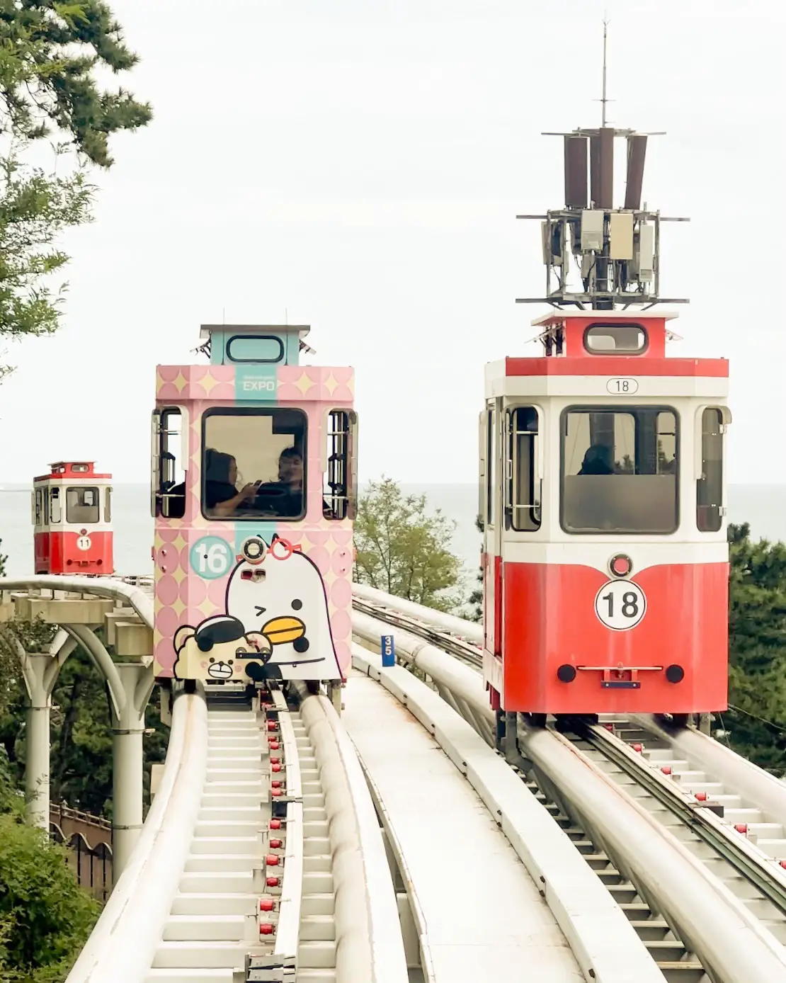 Sky Cabsule🚃รถไฟปุ๊กปิ๊ก Busan คือน่ารักมากก🫶🏻 | แกลเลอรีที่โพสต์โดย 액자 ...