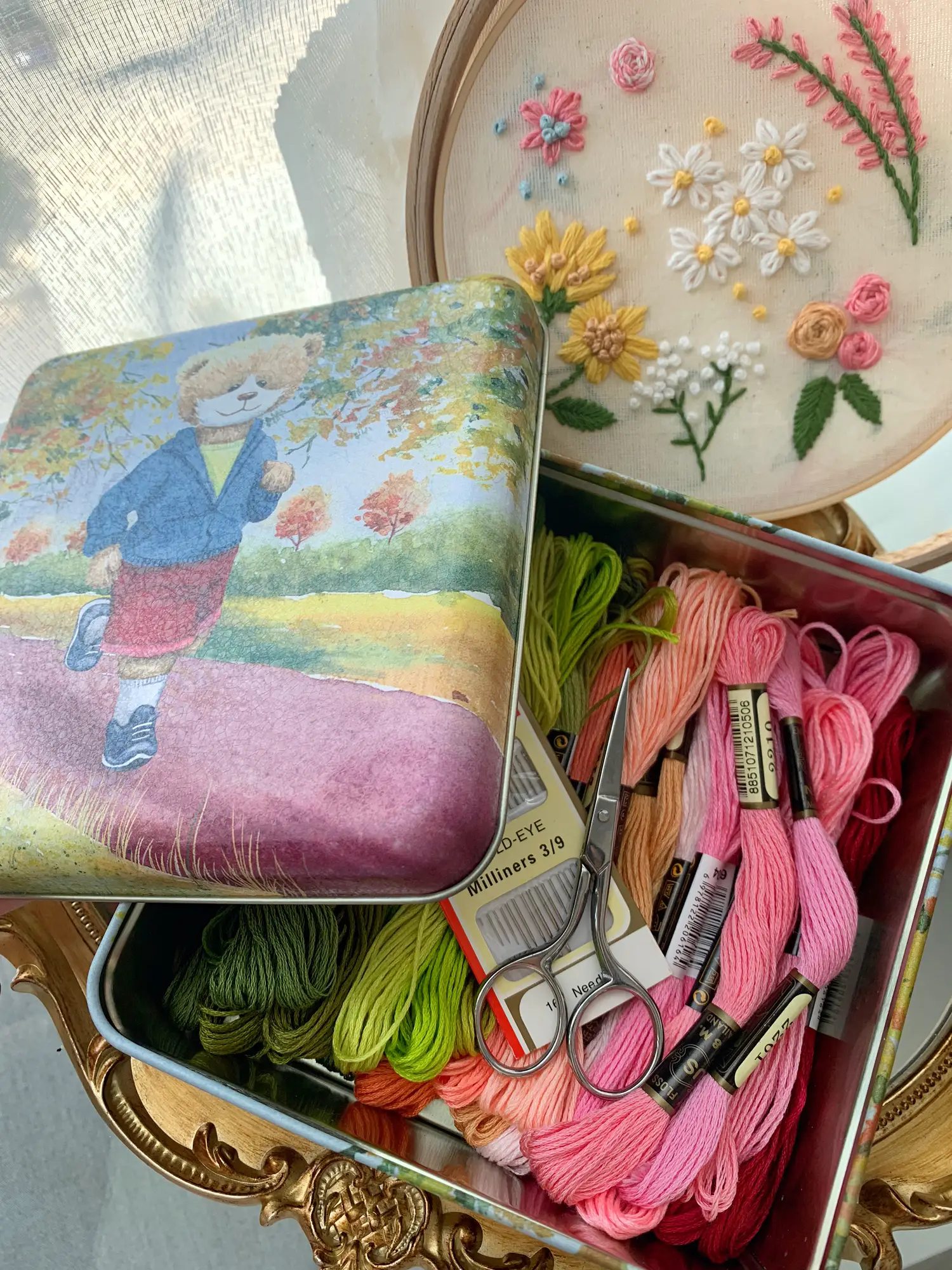 My Embroidery Box    Open Embroidery Accessories Box