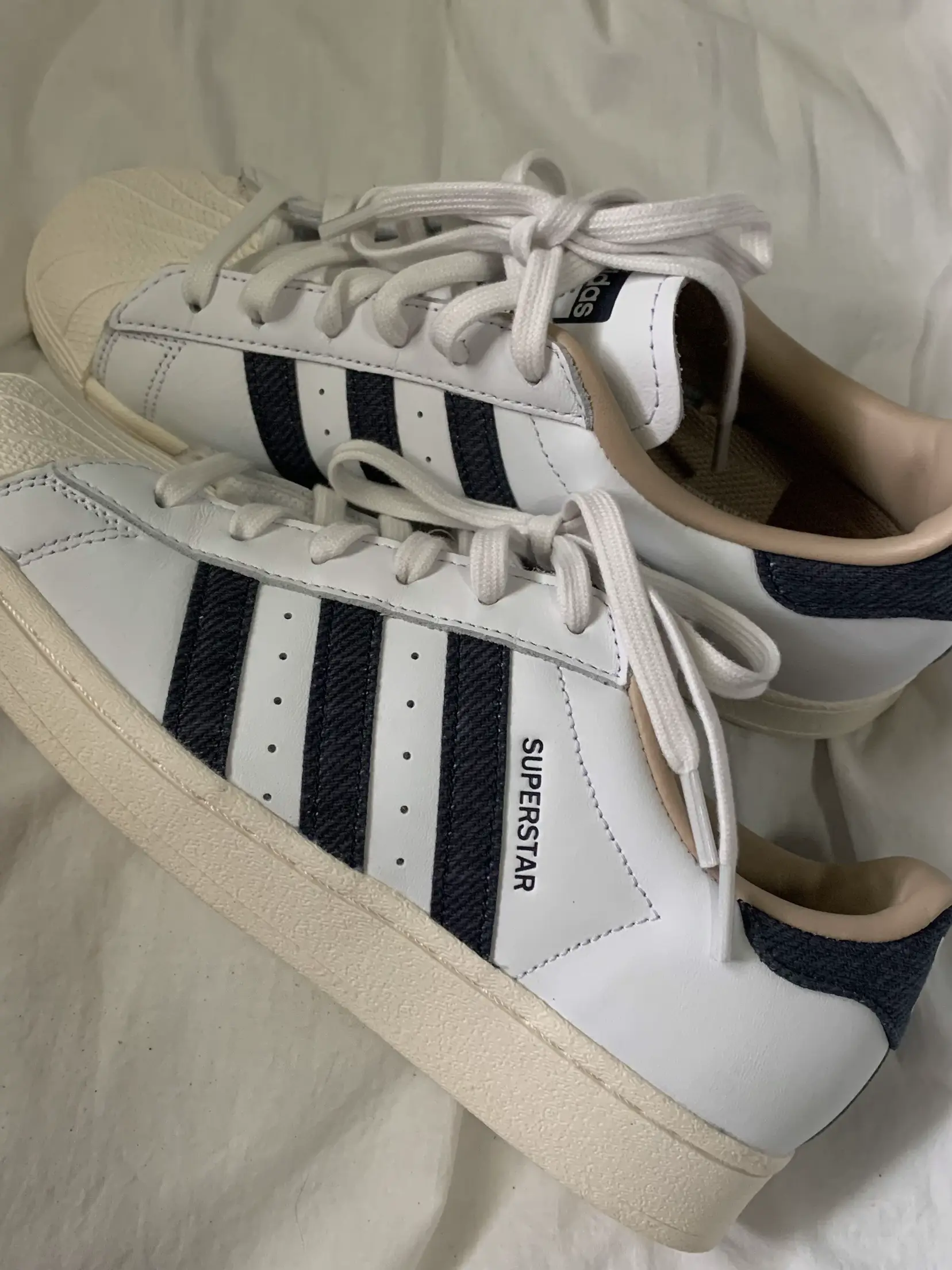 รองเท้า adidas Superstar สีขาว ผู้ชาย | แกลเลอรีที่โพสต์โดย Rabbit 97 ...