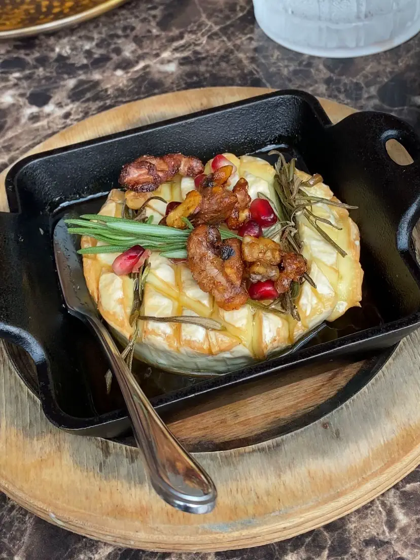 A Casual Dining Restaurant You Must Try! Bộ sưu tập do Tasha B. đăng