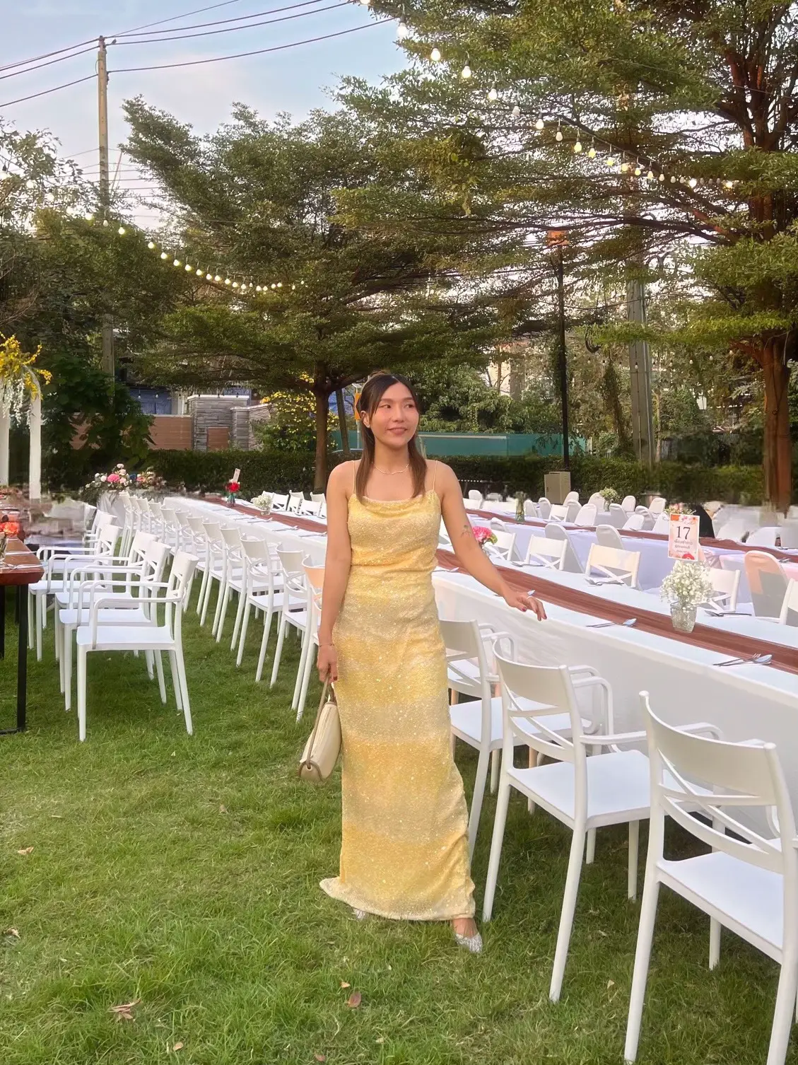 Glitter For Dinner Moment🌝⭐️ แกลเลอรีที่โพสต์โดย trongmalila Lemon8