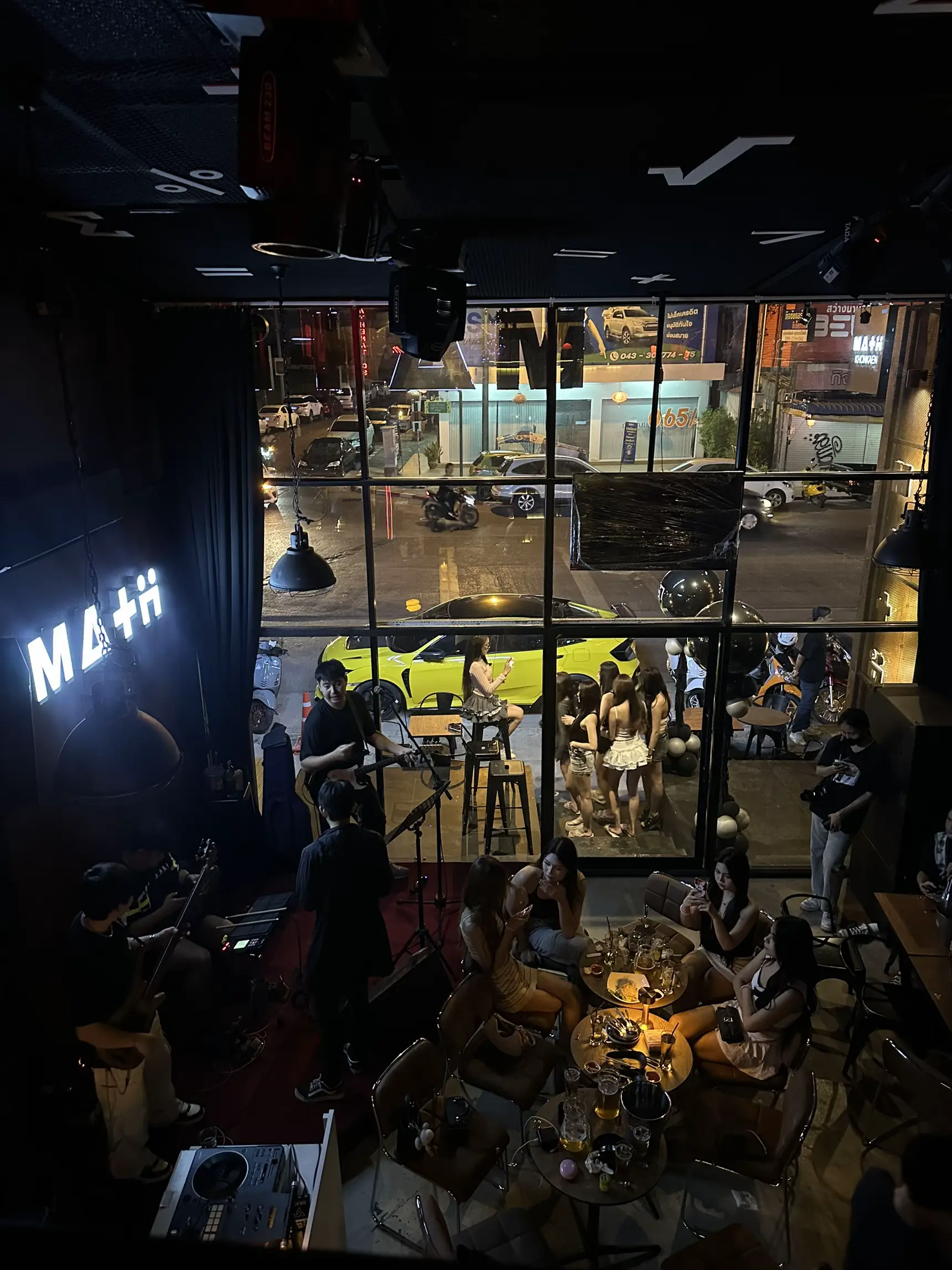 Math Bar: บาร์เปิดใหม่สุดฮอตในขอนแก่น!