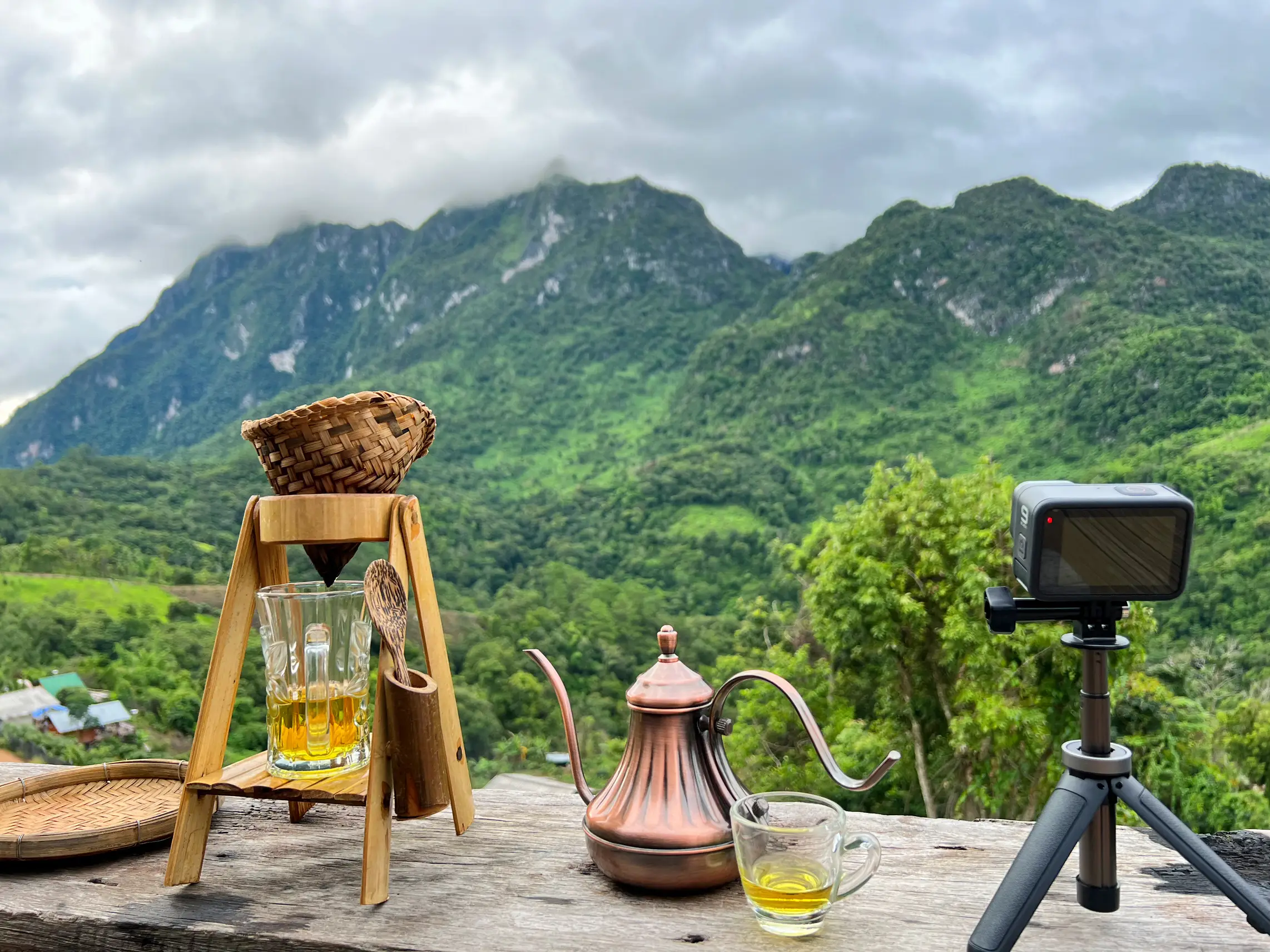 📍บ้านฮัก เฮือนสุข ดอยหลวงเชียงดาว ⛰️☕️ แกลเลอรีที่โพสต์โดย เที่ยวไปเรื่อย Lemon8