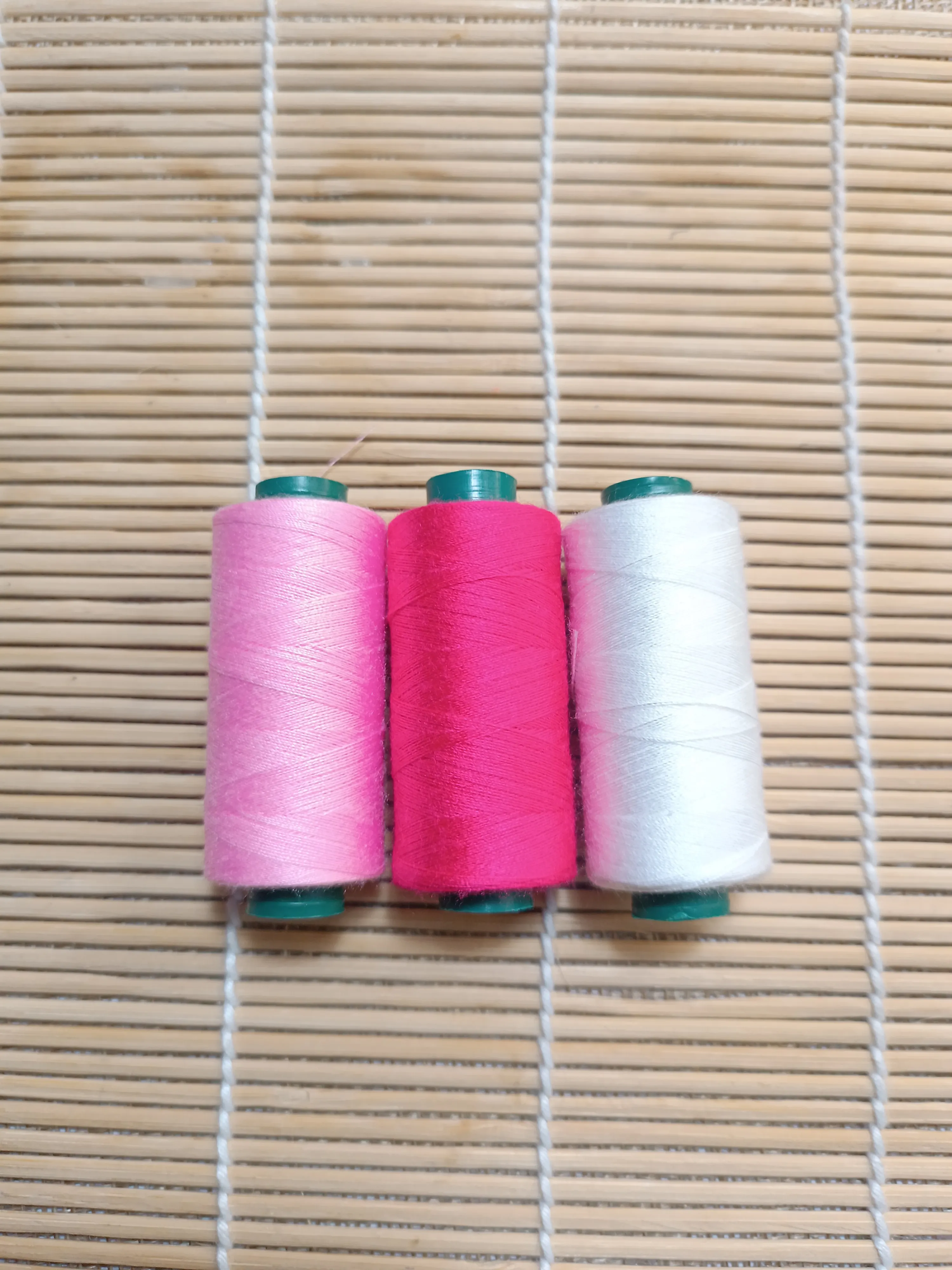 Gelang dari benang jahit | Galeri diposting oleh kya DIY | Lemon8