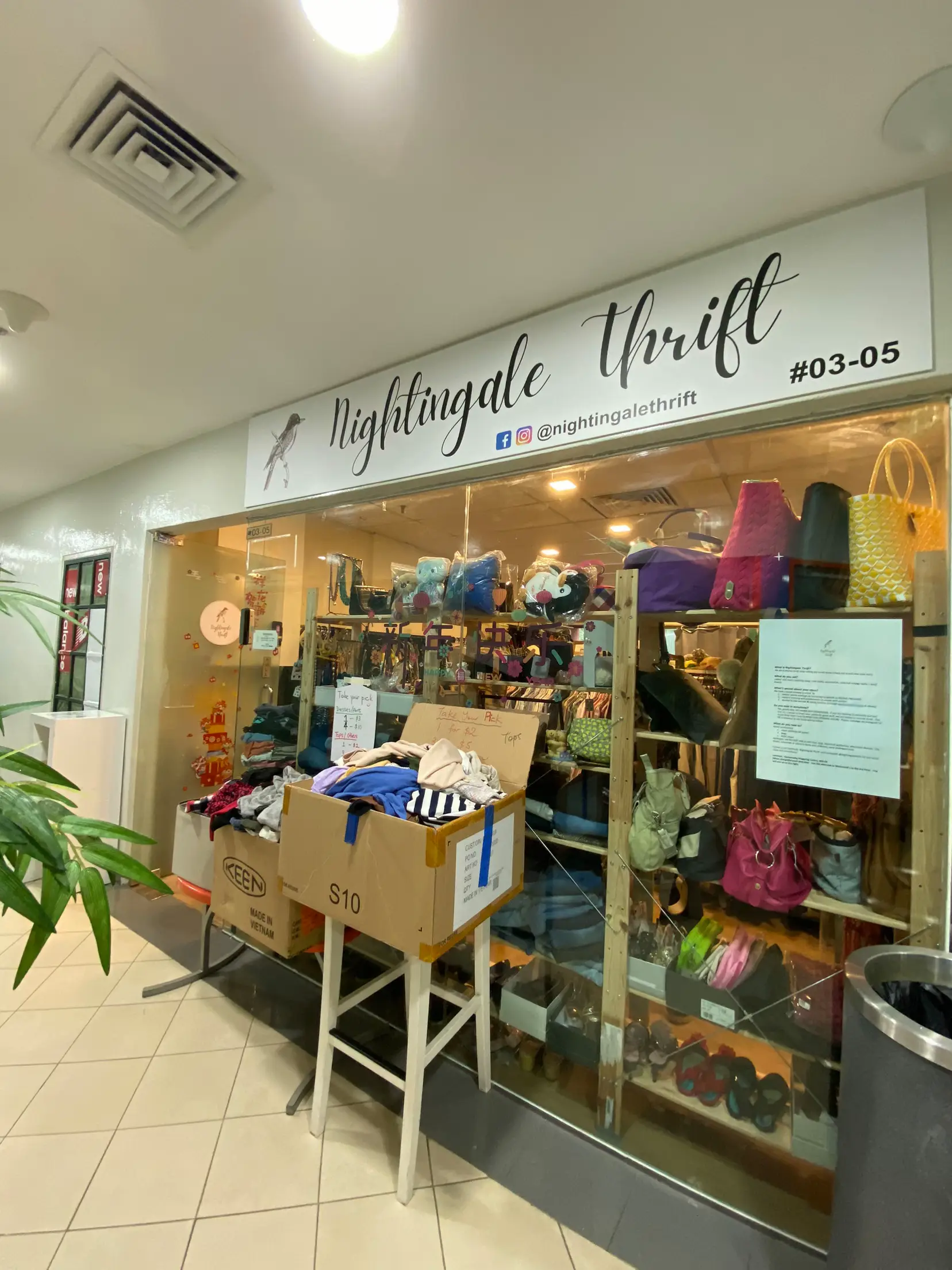 thrifters paradise in queensway ✨🫶🏻 | Gallery posted by dawnoduck |  Lemon8