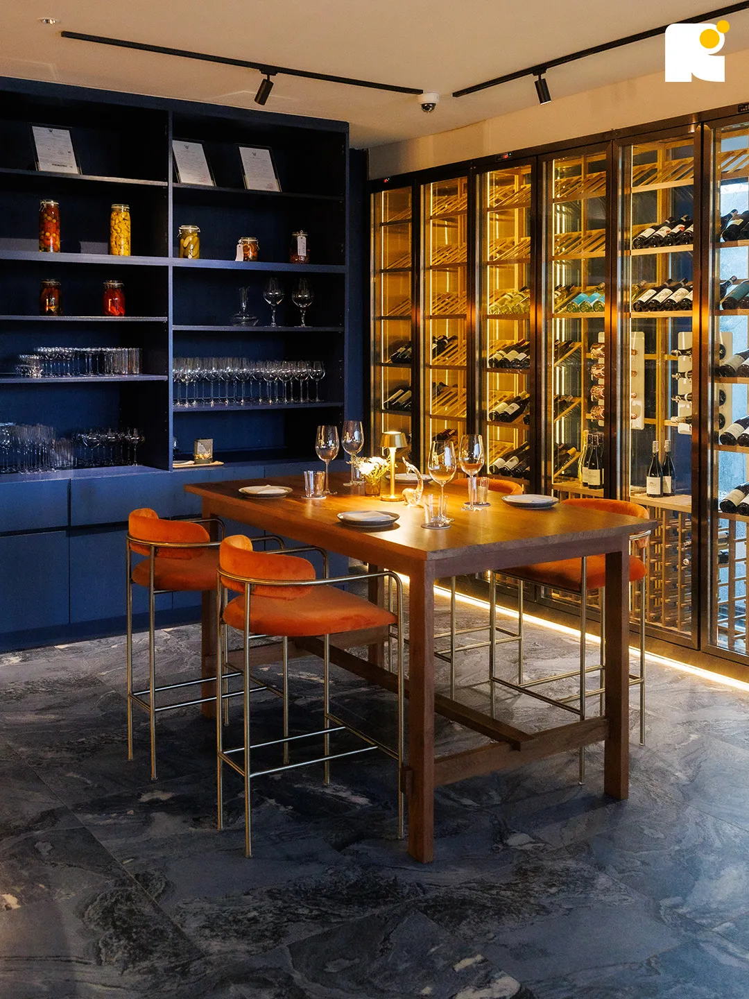 UNICO ガラスローテーブル【トレファク岸和田店】