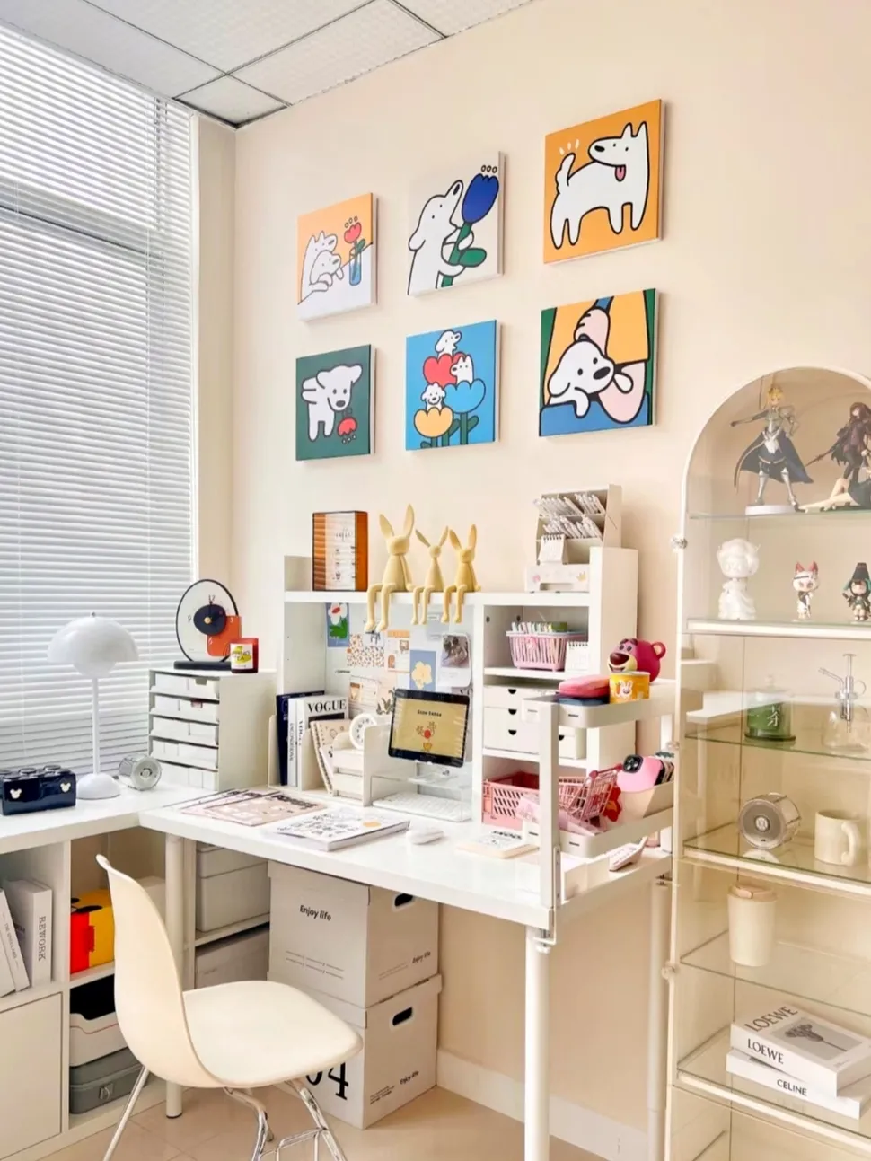 🍋จัดห้องทำงานเก๋ๆ ด้วยเฟอร์3ชิ้นนี้ | แกลเลอรีที่โพสต์โดย taewarri | Lemon8
