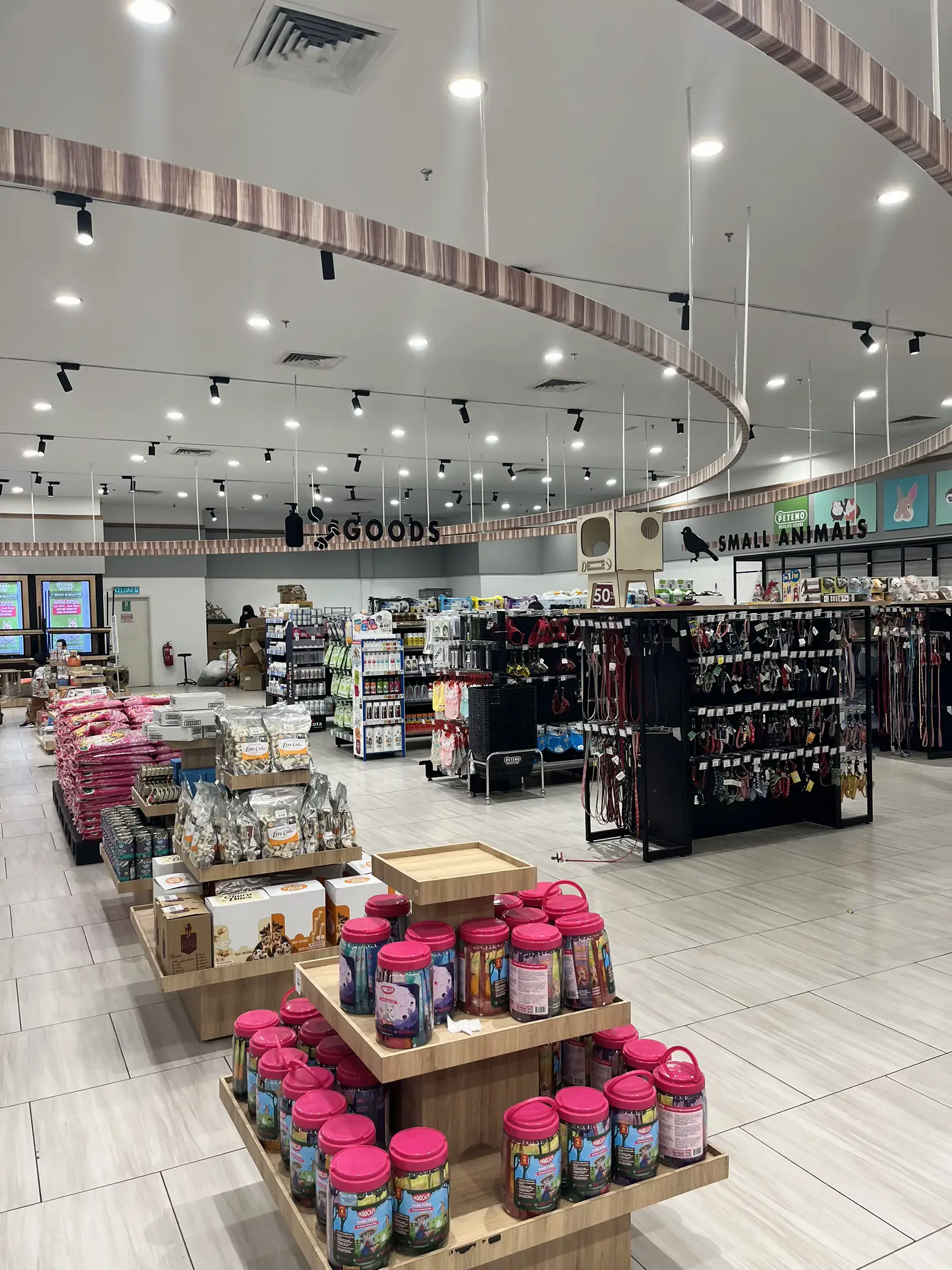 Pet Store Reference Huge pet store in JB 🐾 | Gallery posted by rachaelwong | Lemon8